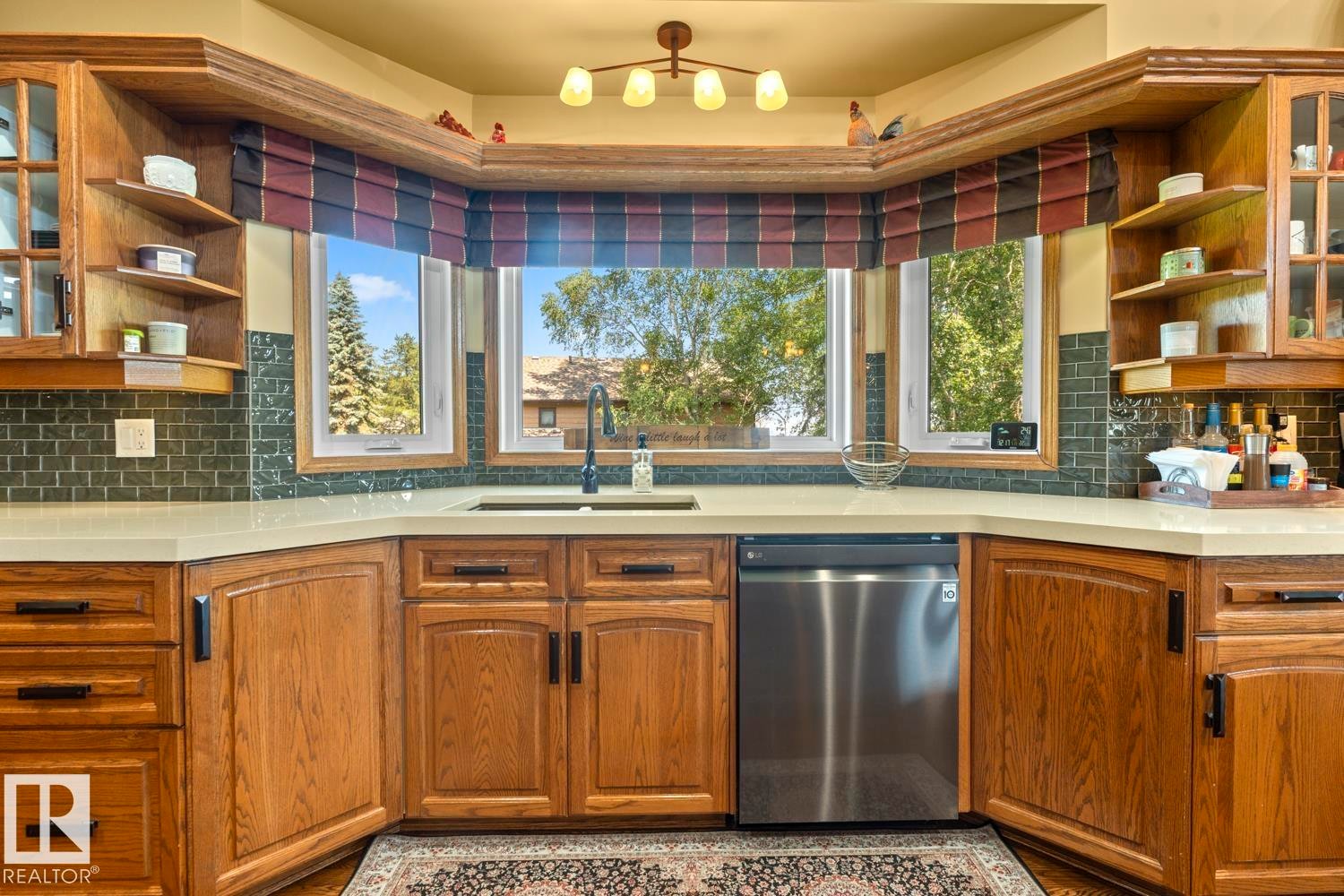 2700 Beach Avenue, Cold Lake, AB - Indoor Photo Showing Kitchen With Double Sink