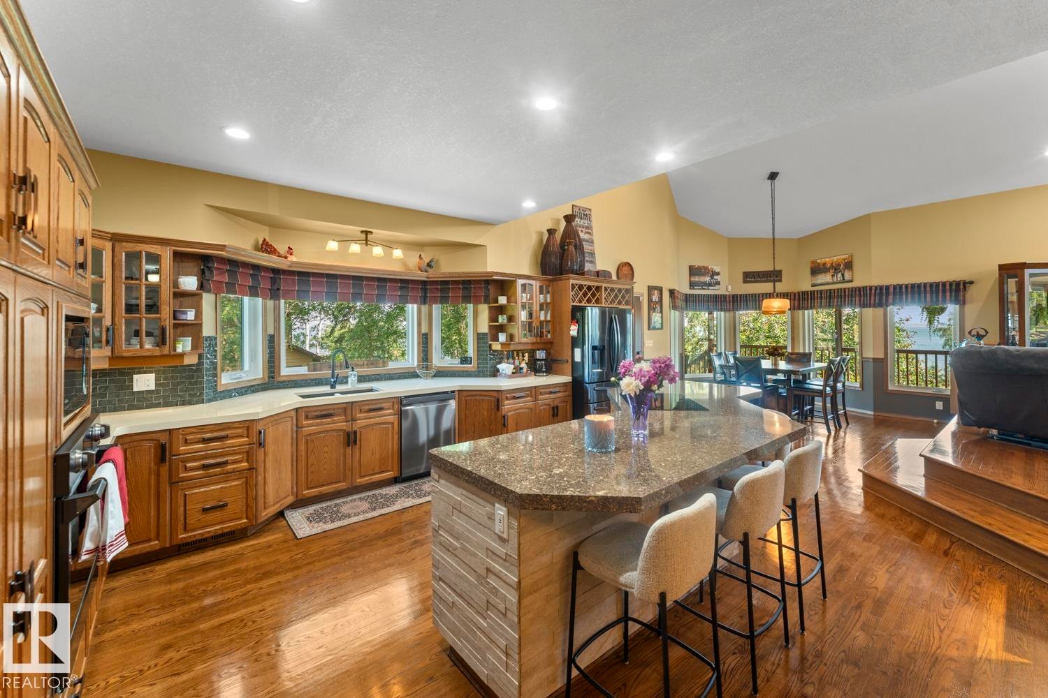 2700 Beach Avenue, Cold Lake, AB - Indoor