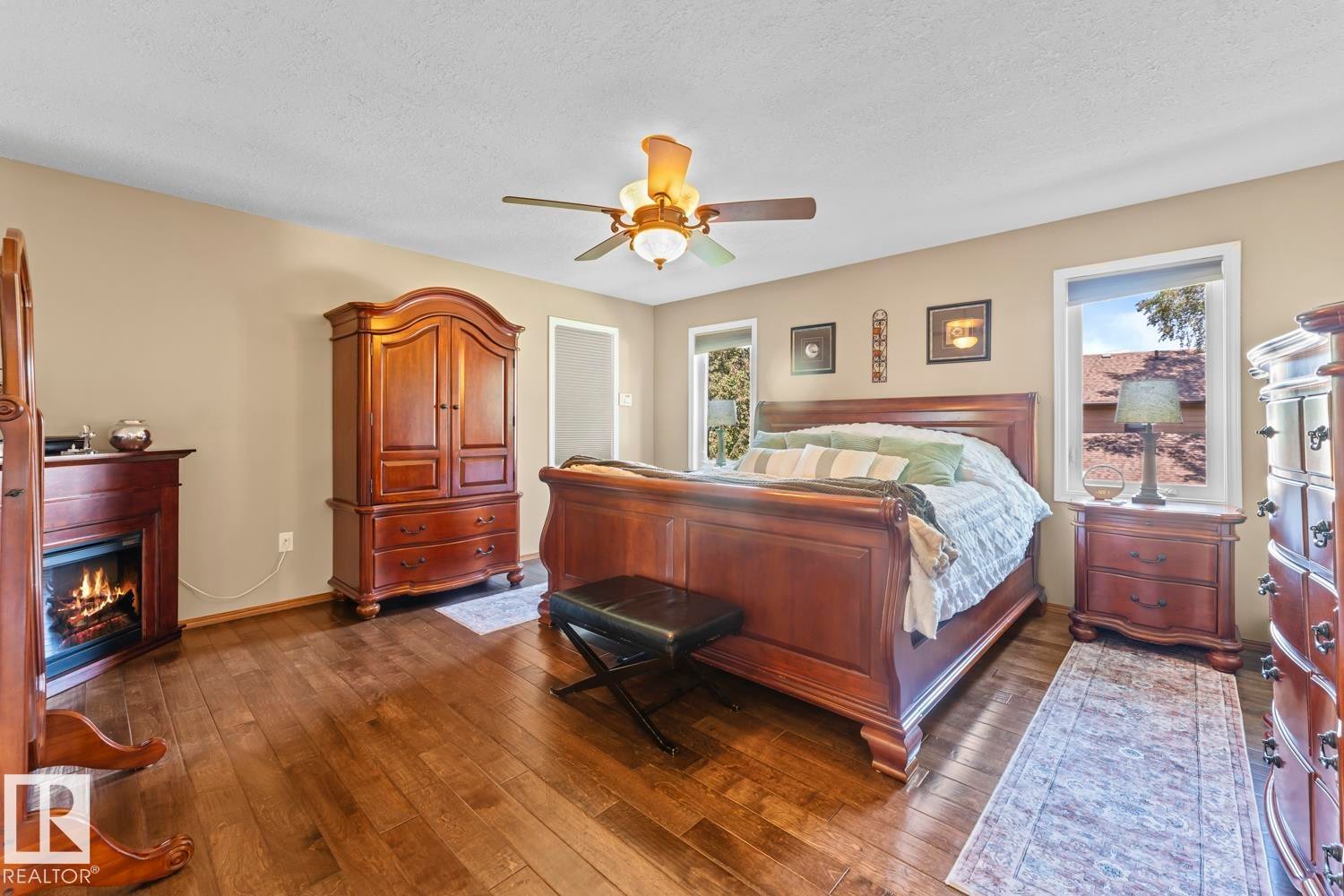 2700 Beach Avenue, Cold Lake, AB - Indoor Photo Showing Bedroom