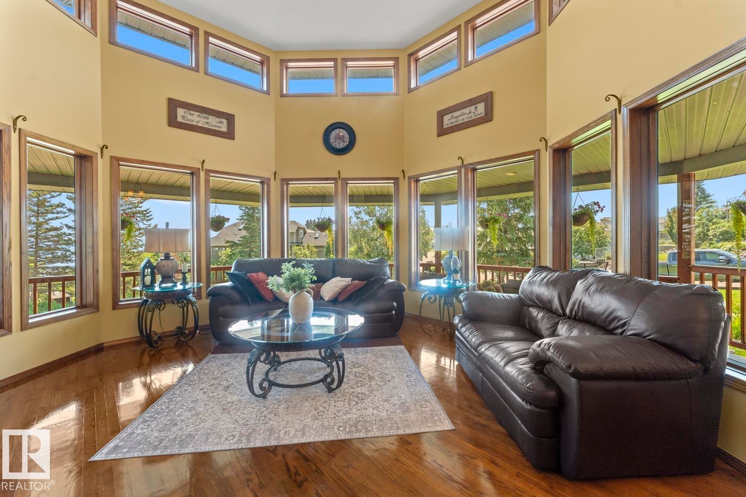 2700 Beach Avenue, Cold Lake, AB - Indoor Photo Showing Living Room
