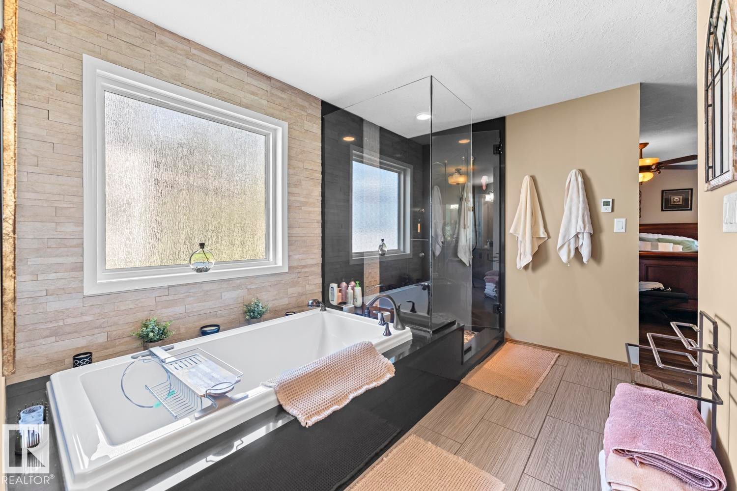 2700 Beach Avenue, Cold Lake, AB - Indoor Photo Showing Bathroom