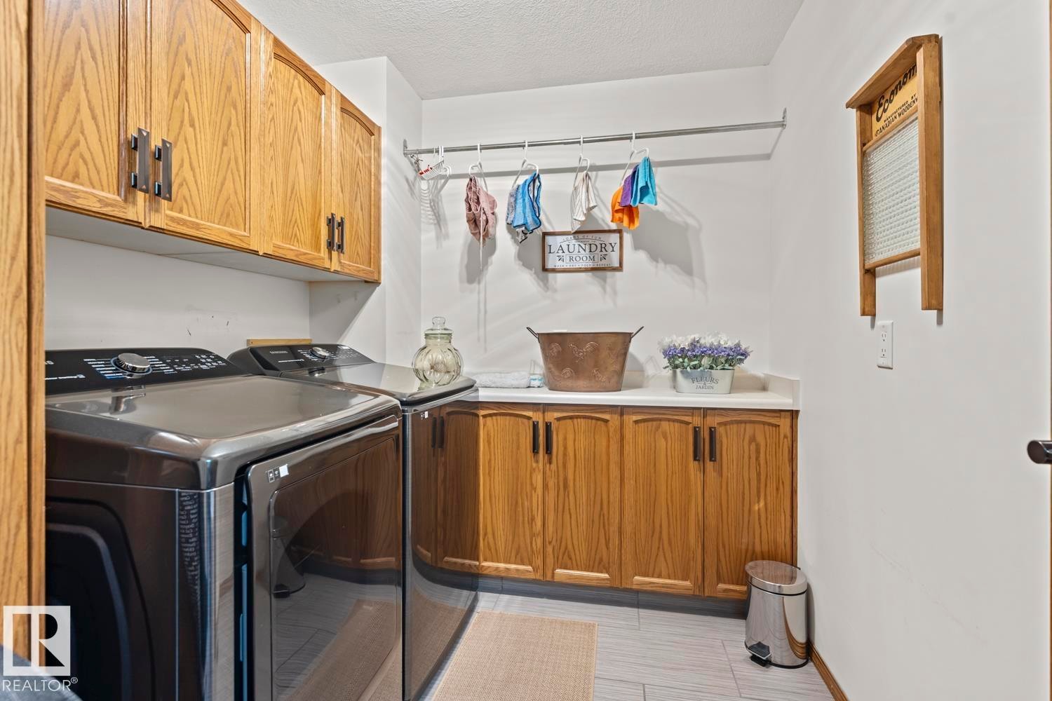 2700 Beach Avenue, Cold Lake, AB - Indoor Photo Showing Laundry Room