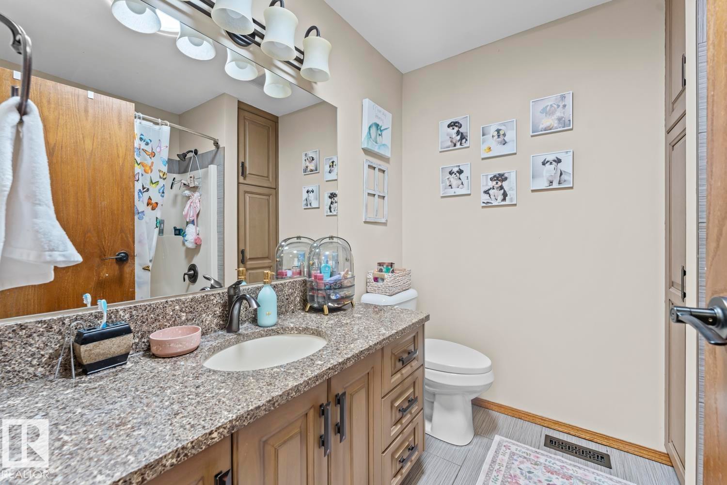 2700 Beach Avenue, Cold Lake, AB - Indoor Photo Showing Bathroom