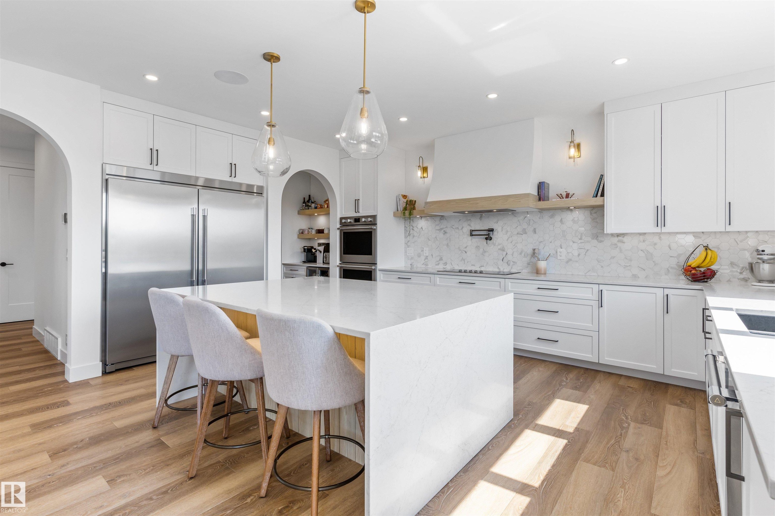 6 Harrow Close, Ardrossan, AB - Indoor Photo Showing Kitchen With Upgraded Kitchen