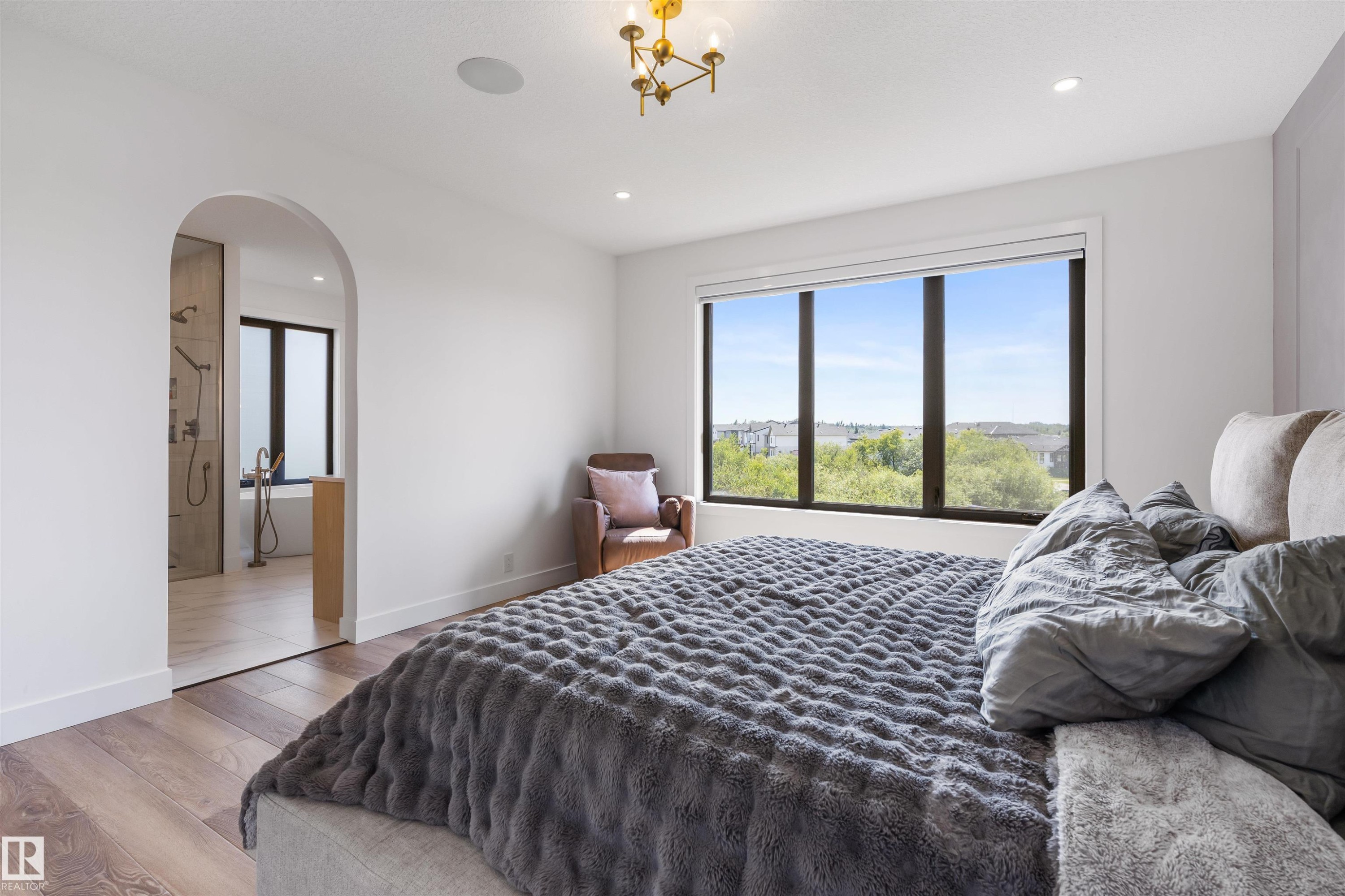 6 Harrow Close, Ardrossan, AB - Indoor Photo Showing Bedroom