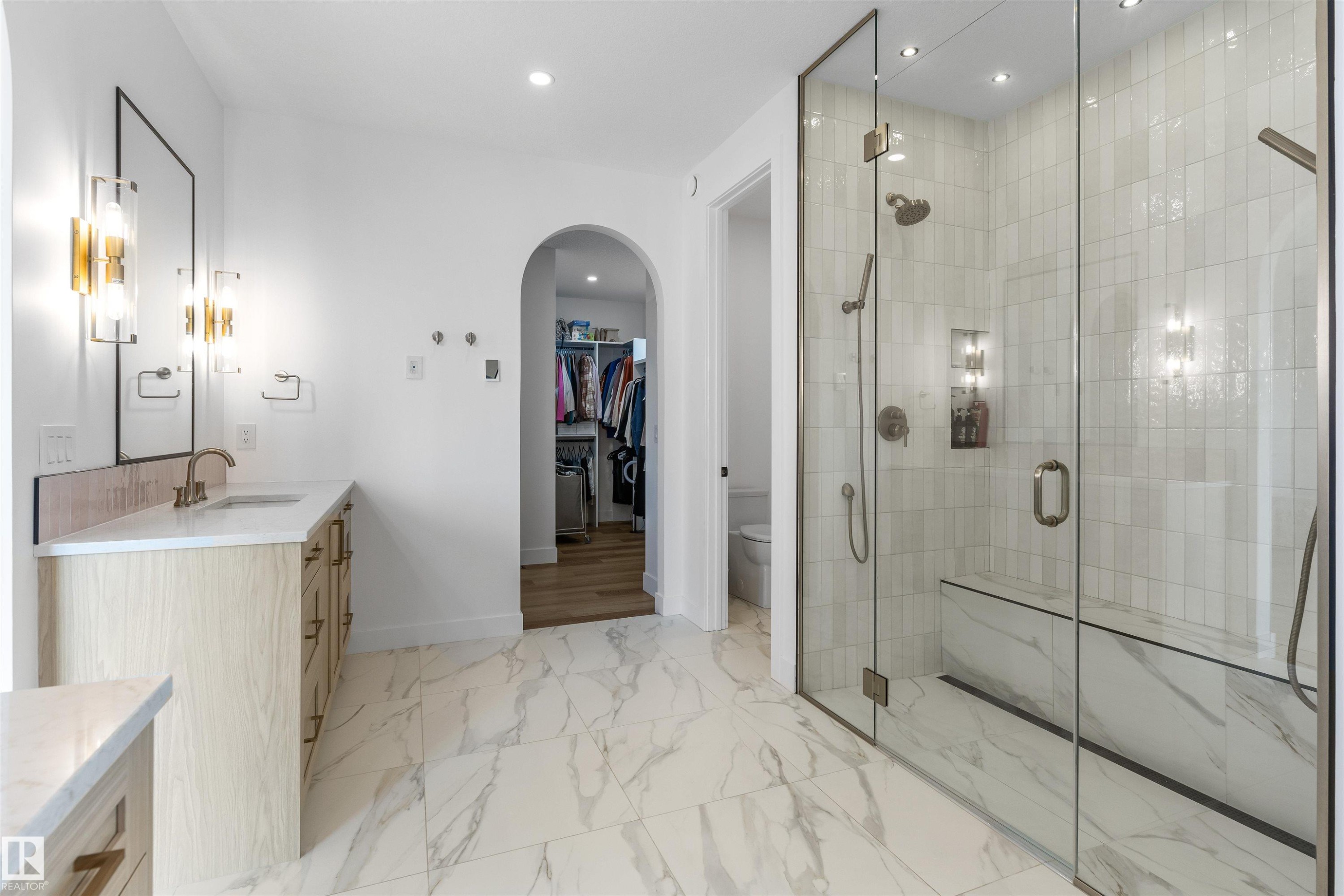 6 Harrow Close, Ardrossan, AB - Indoor Photo Showing Bathroom