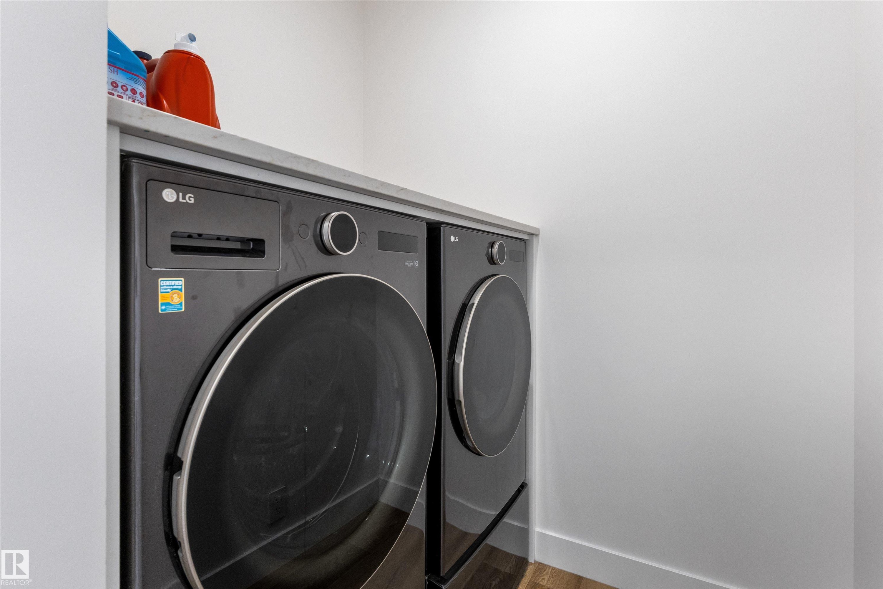 6 Harrow Close, Ardrossan, AB - Indoor Photo Showing Laundry Room