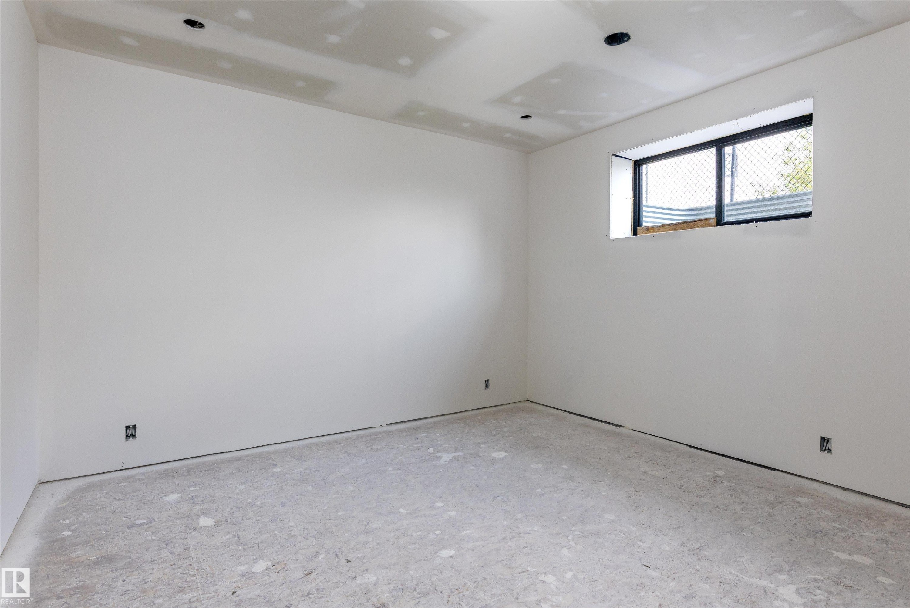 6 Harrow Close, Ardrossan, AB - Indoor Photo Showing Other Room