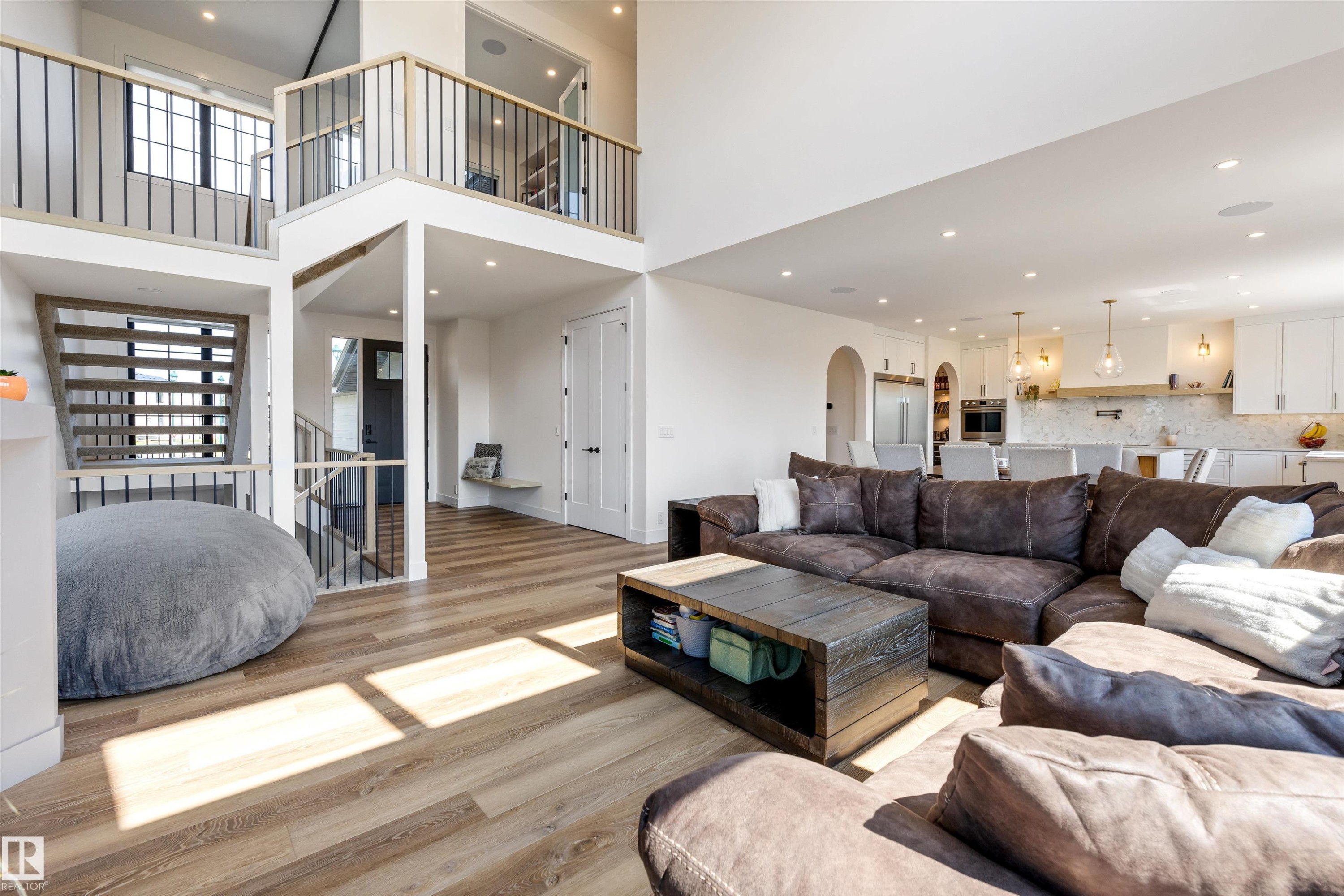 6 Harrow Close, Ardrossan, AB - Indoor Photo Showing Living Room