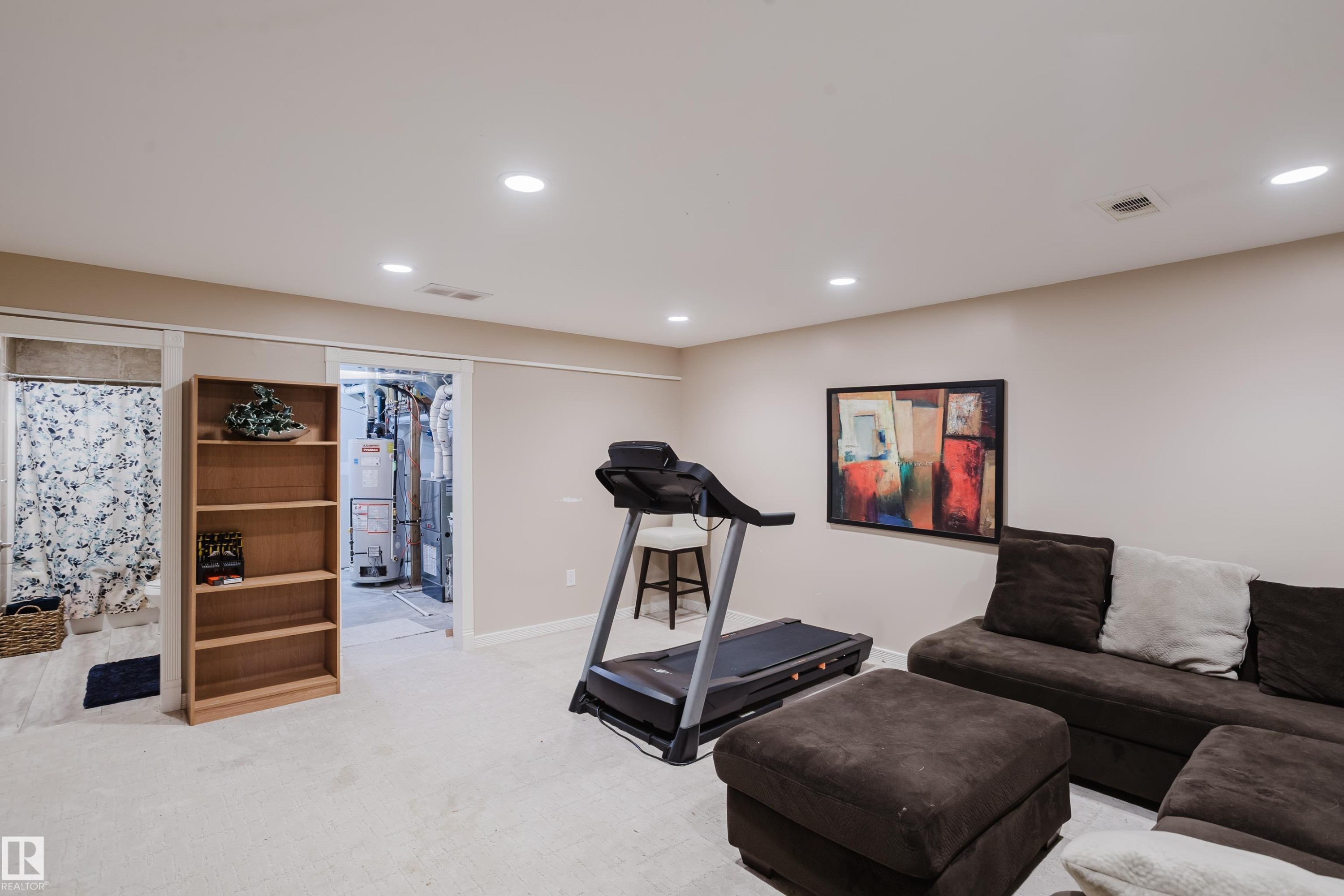 9729 159 Street Nw, Edmonton, AB - Indoor