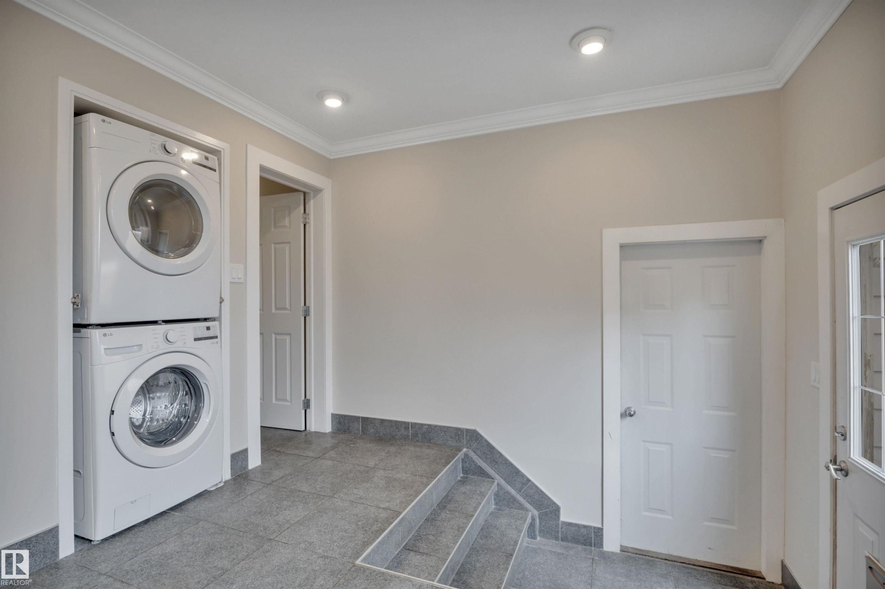 2412 112A Street, Edmonton, AB - Indoor Photo Showing Laundry Room