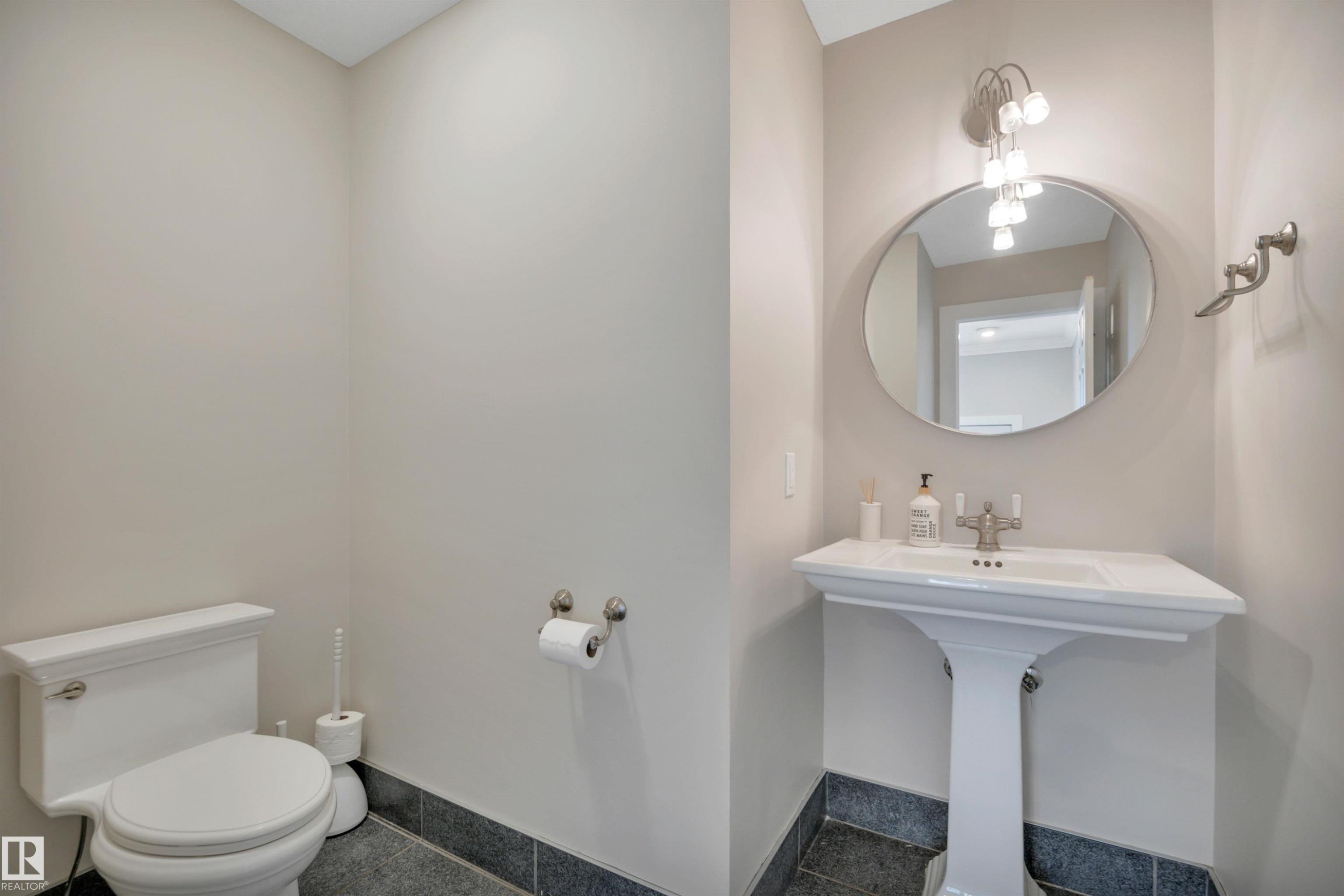 2412 112A Street, Edmonton, AB - Indoor Photo Showing Bathroom