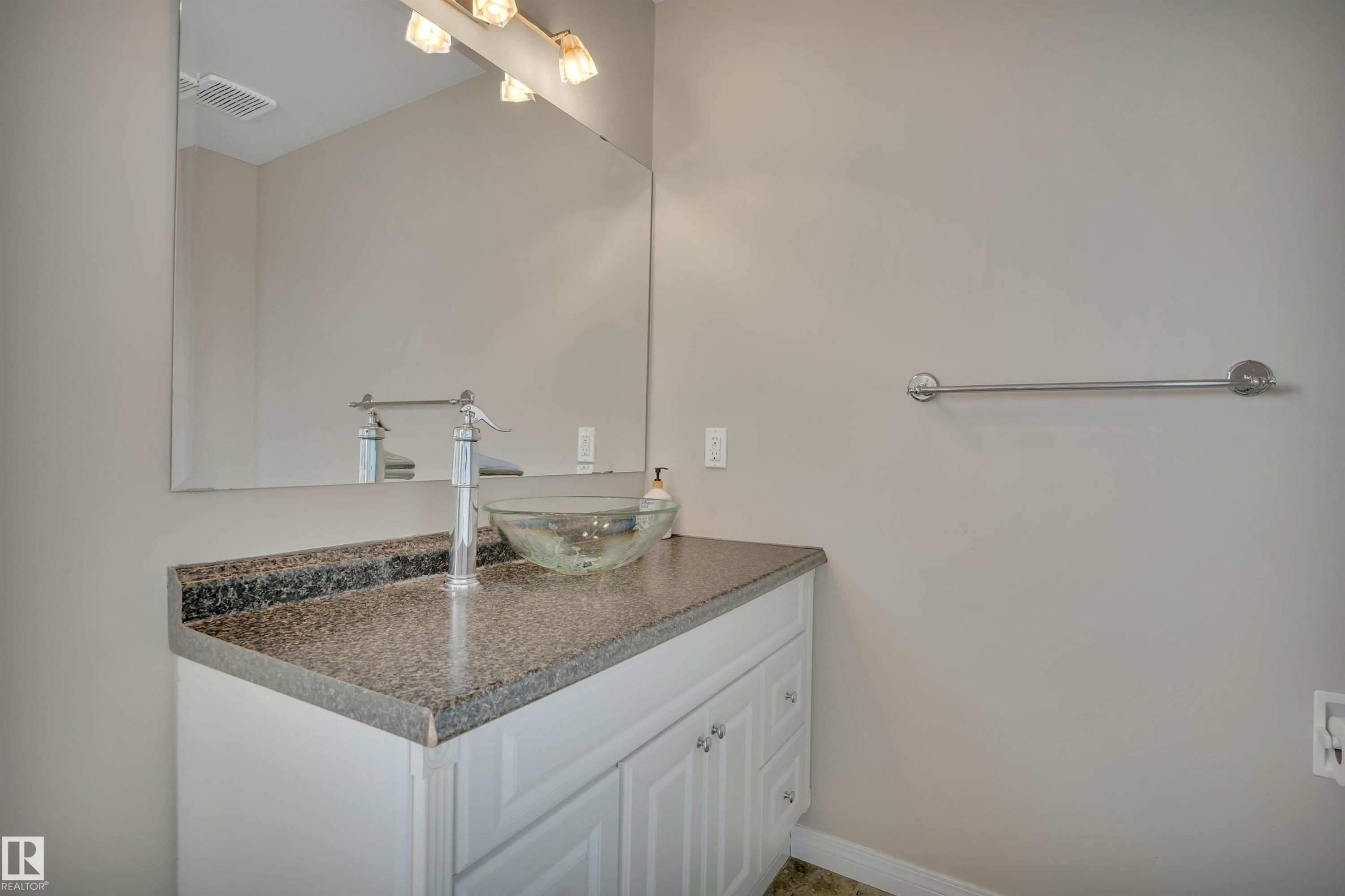 2412 112A Street, Edmonton, AB - Indoor Photo Showing Bathroom