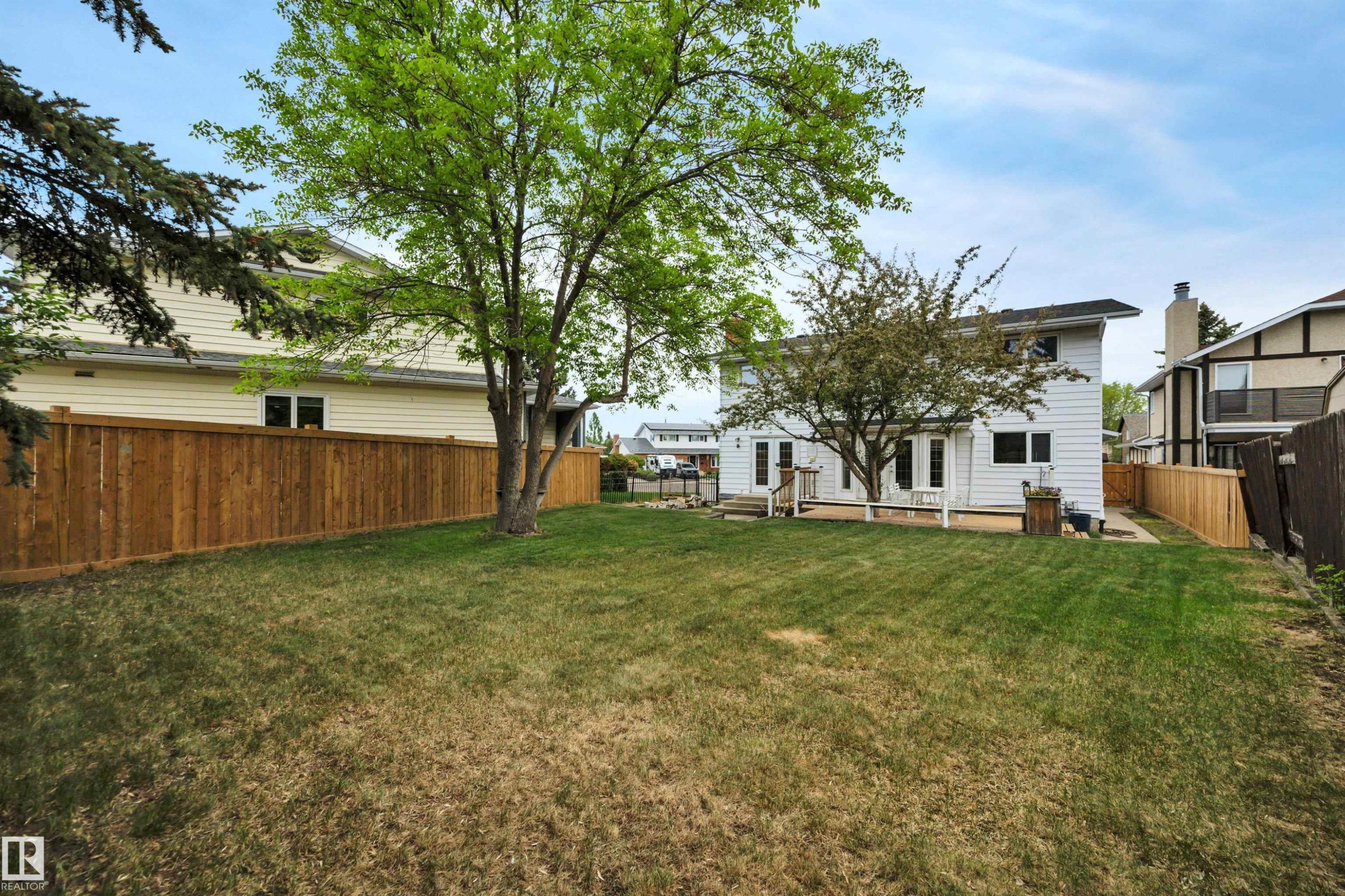 2412 112A Street, Edmonton, AB - Outdoor
