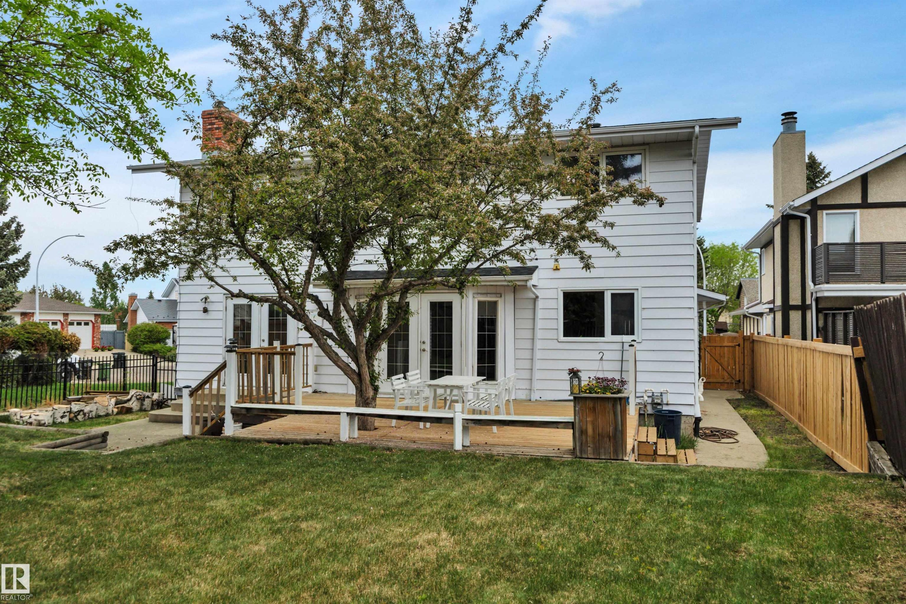 2412 112A Street, Edmonton, AB - Outdoor