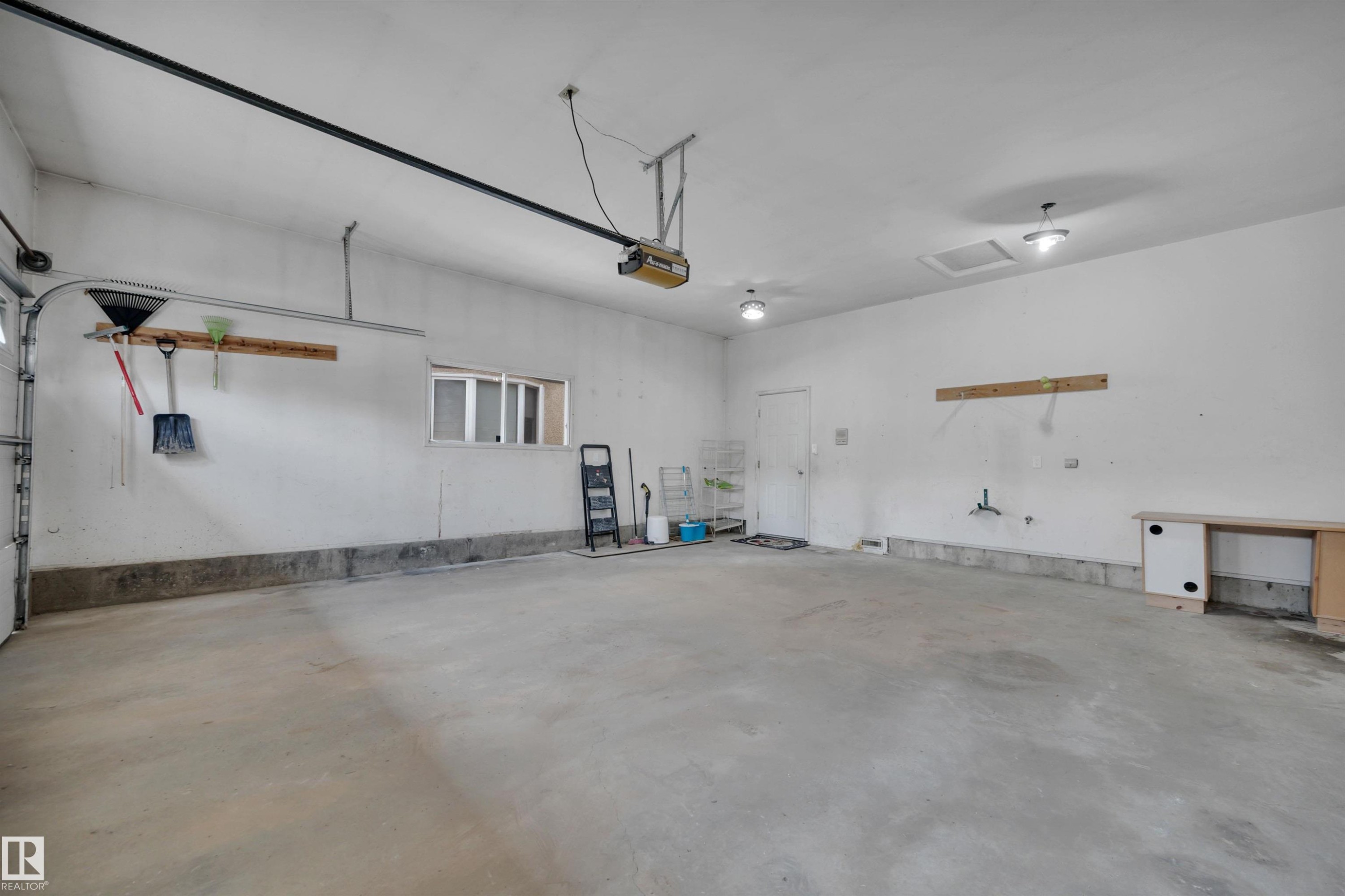 2412 112A Street, Edmonton, AB - Indoor Photo Showing Garage