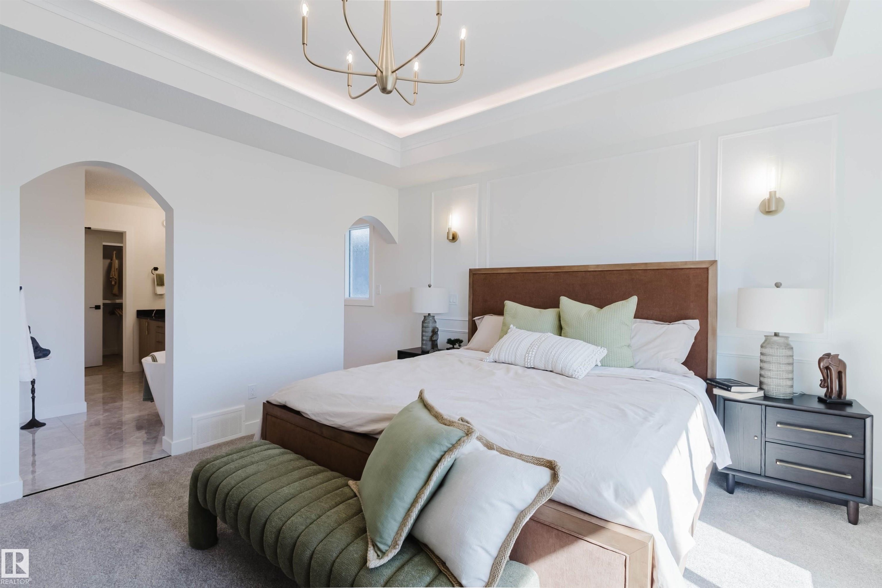 710 Elderberry Close Nw, Edmonton, AB - Indoor Photo Showing Bedroom