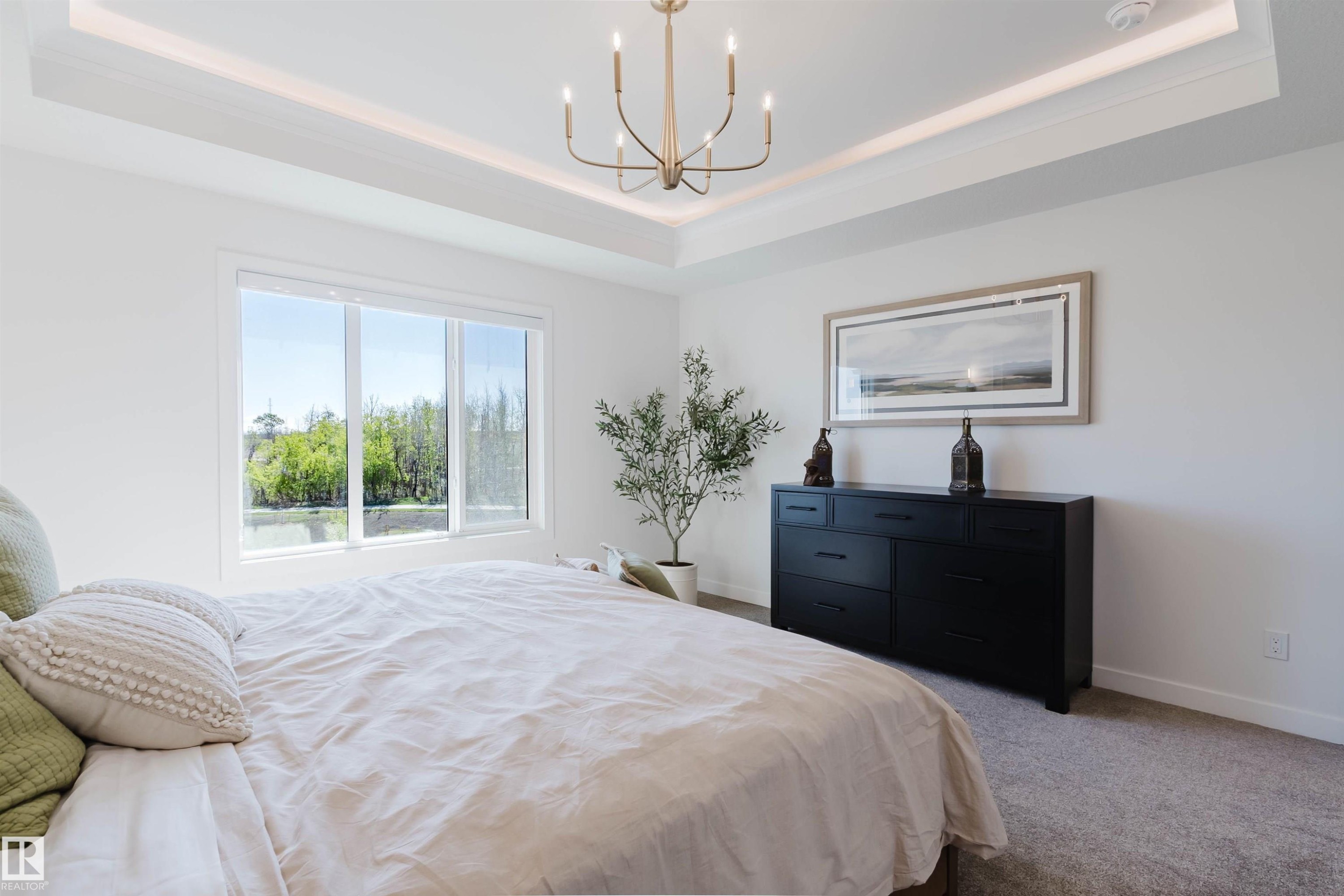 710 Elderberry Close Nw, Edmonton, AB - Indoor Photo Showing Bedroom