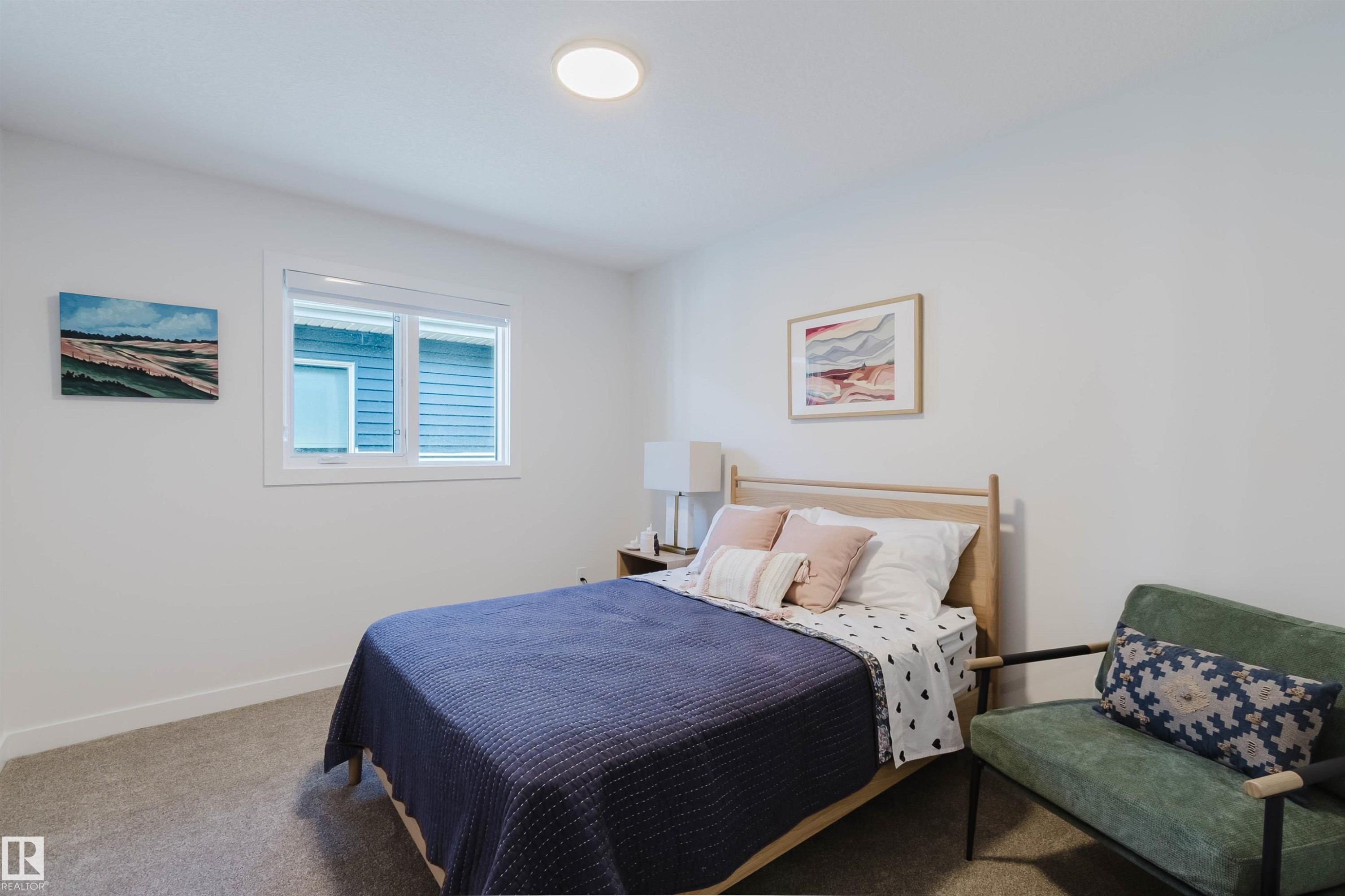 710 Elderberry Close Nw, Edmonton, AB - Indoor Photo Showing Bedroom
