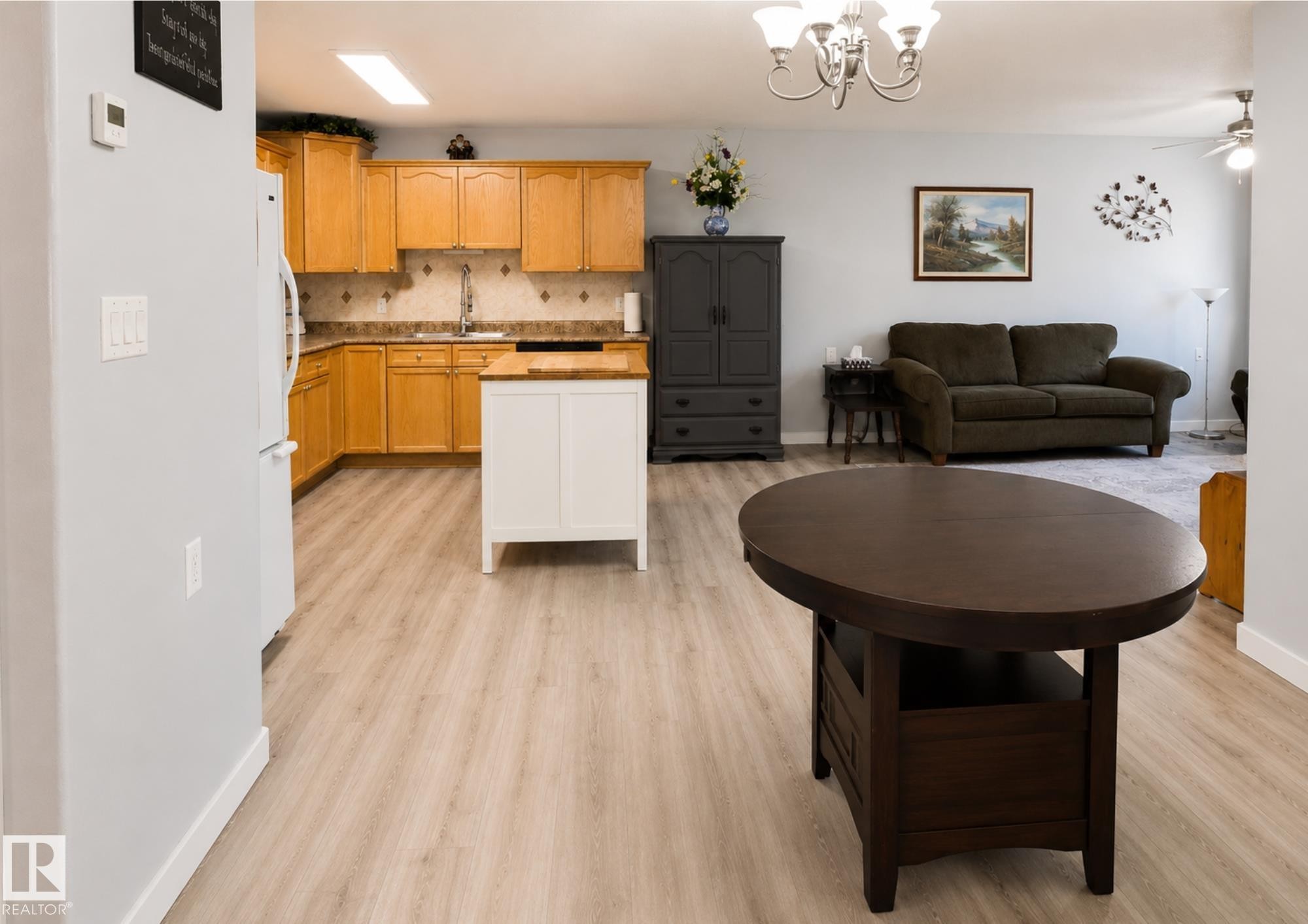 #10 5011 Pine Dr, Cherry Grove, AB - Indoor