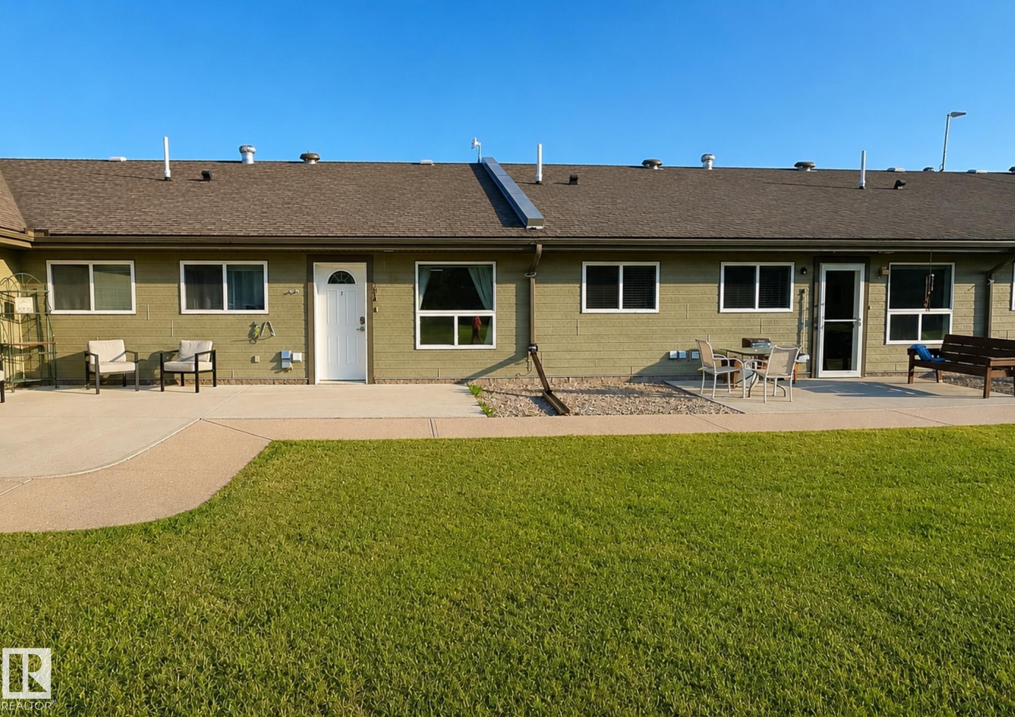 #10 5011 Pine Dr, Cherry Grove, AB - Outdoor