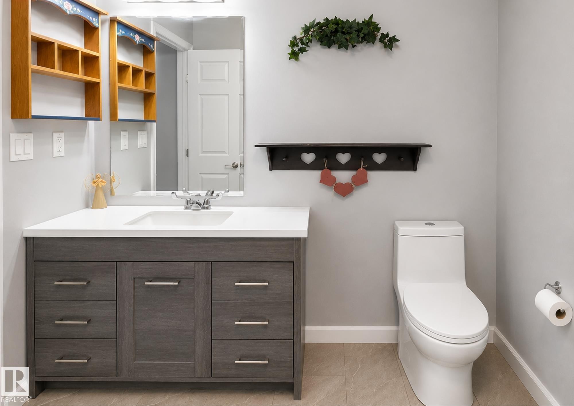 #10 5011 Pine Dr, Cherry Grove, AB - Indoor Photo Showing Bathroom