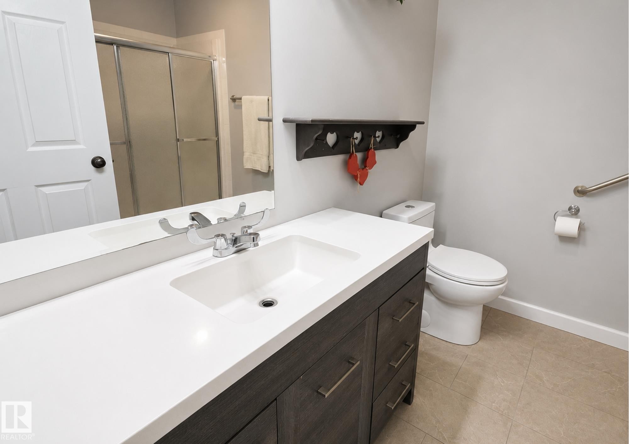 #10 5011 Pine Dr, Cherry Grove, AB - Indoor Photo Showing Bathroom