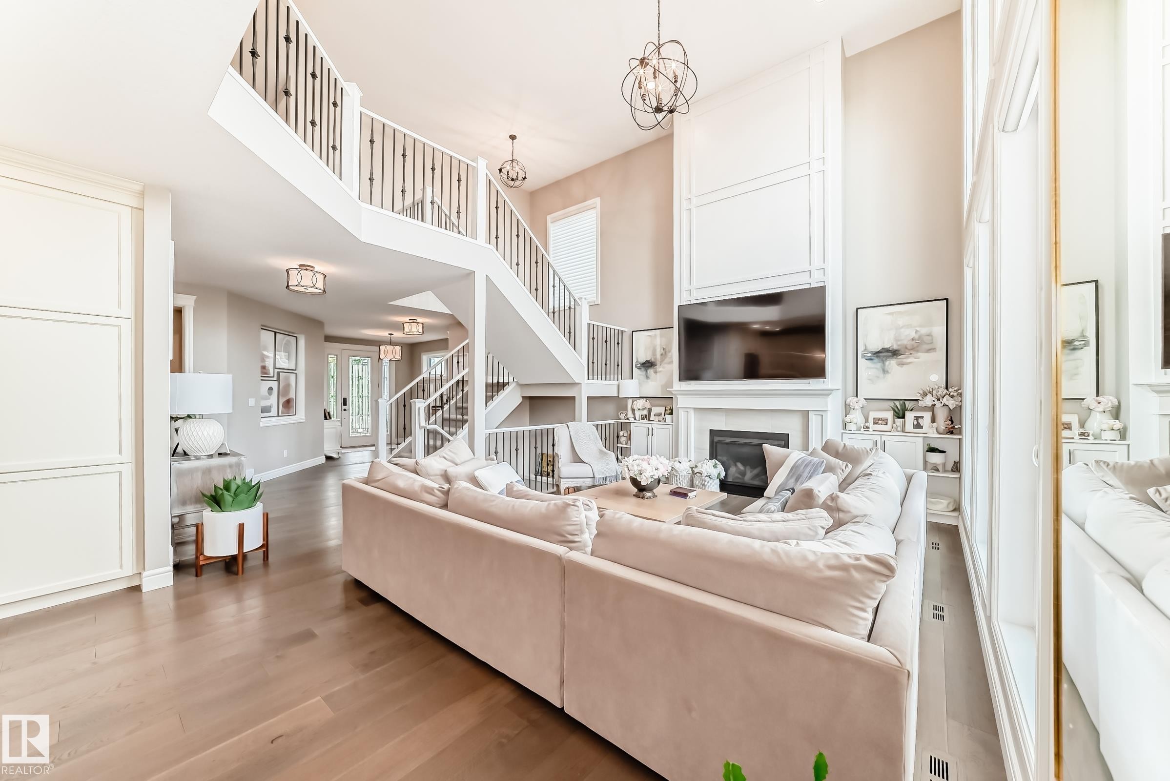 9034 24 Ave Sw, Edmonton, AB - Indoor