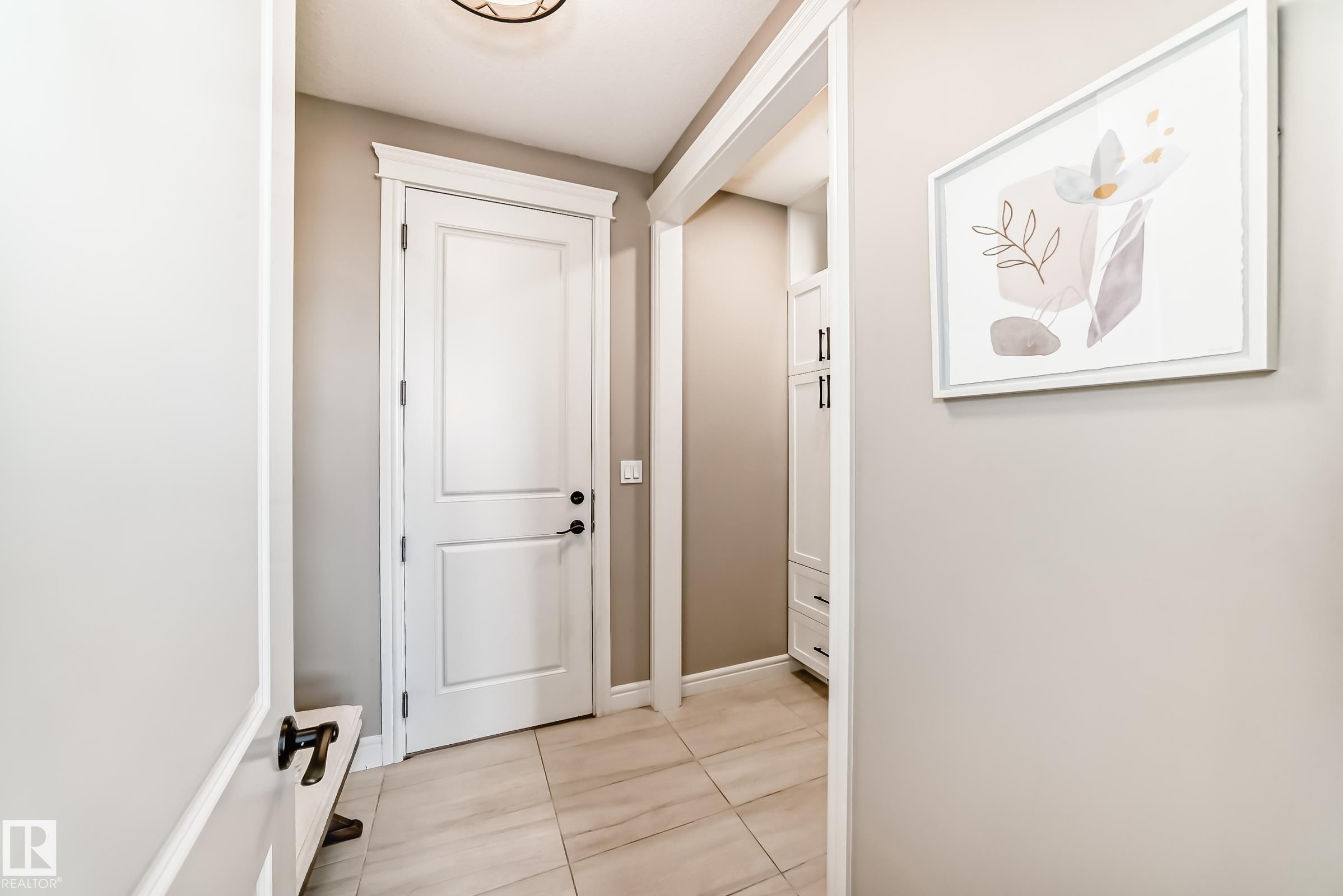 9034 24 Ave Sw, Edmonton, AB - Indoor Photo Showing Other Room