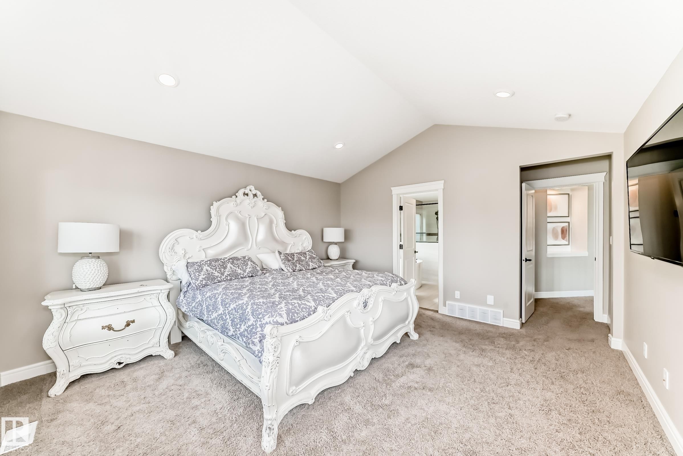 9034 24 Ave Sw, Edmonton, AB - Indoor