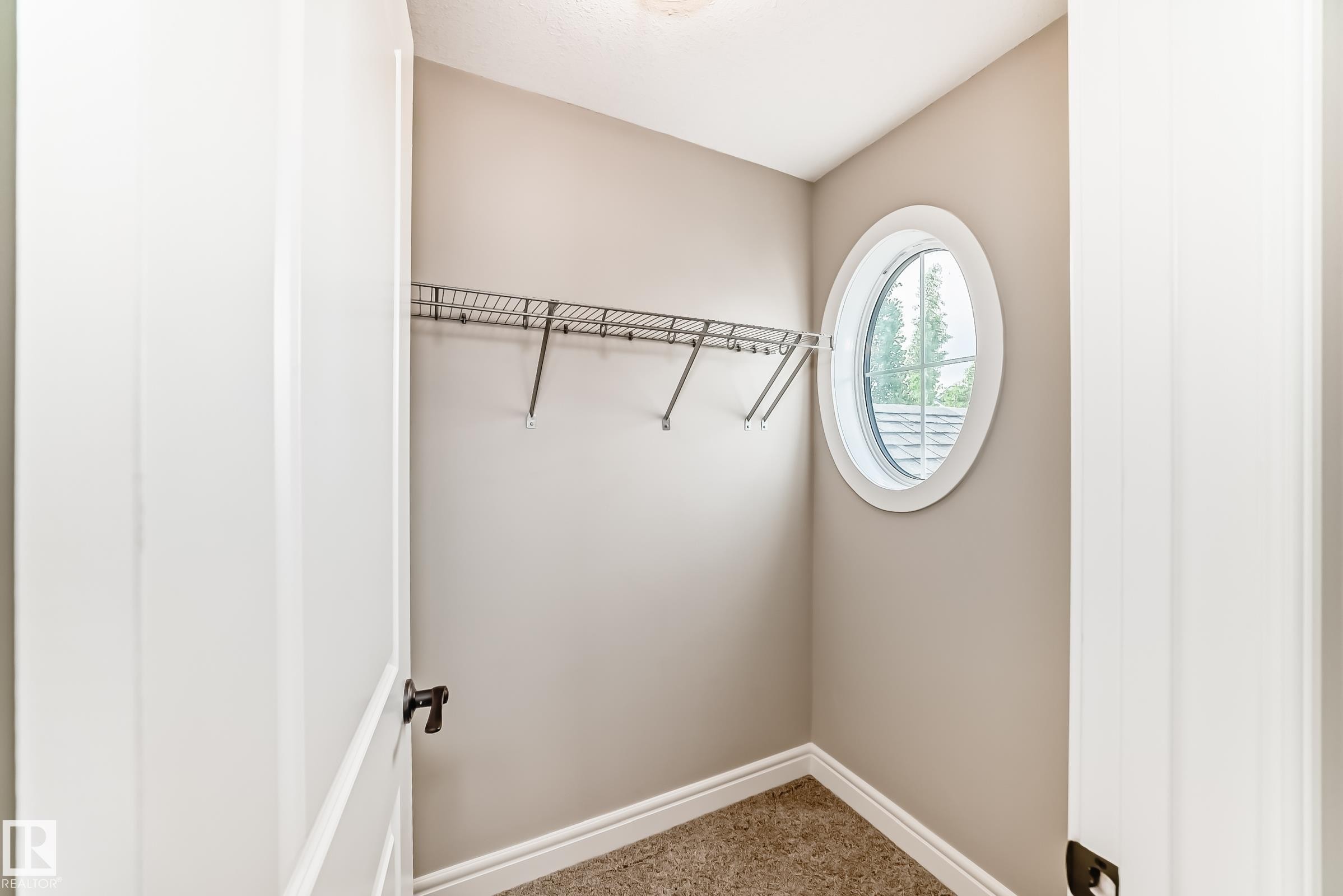 9034 24 Ave Sw, Edmonton, AB - Indoor Photo Showing Bathroom