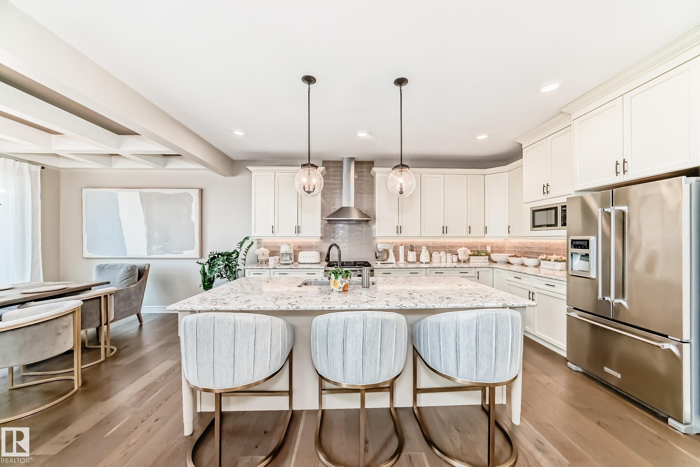 9034 24 Ave Sw, Edmonton, AB - Indoor Photo Showing Kitchen With Upgraded Kitchen