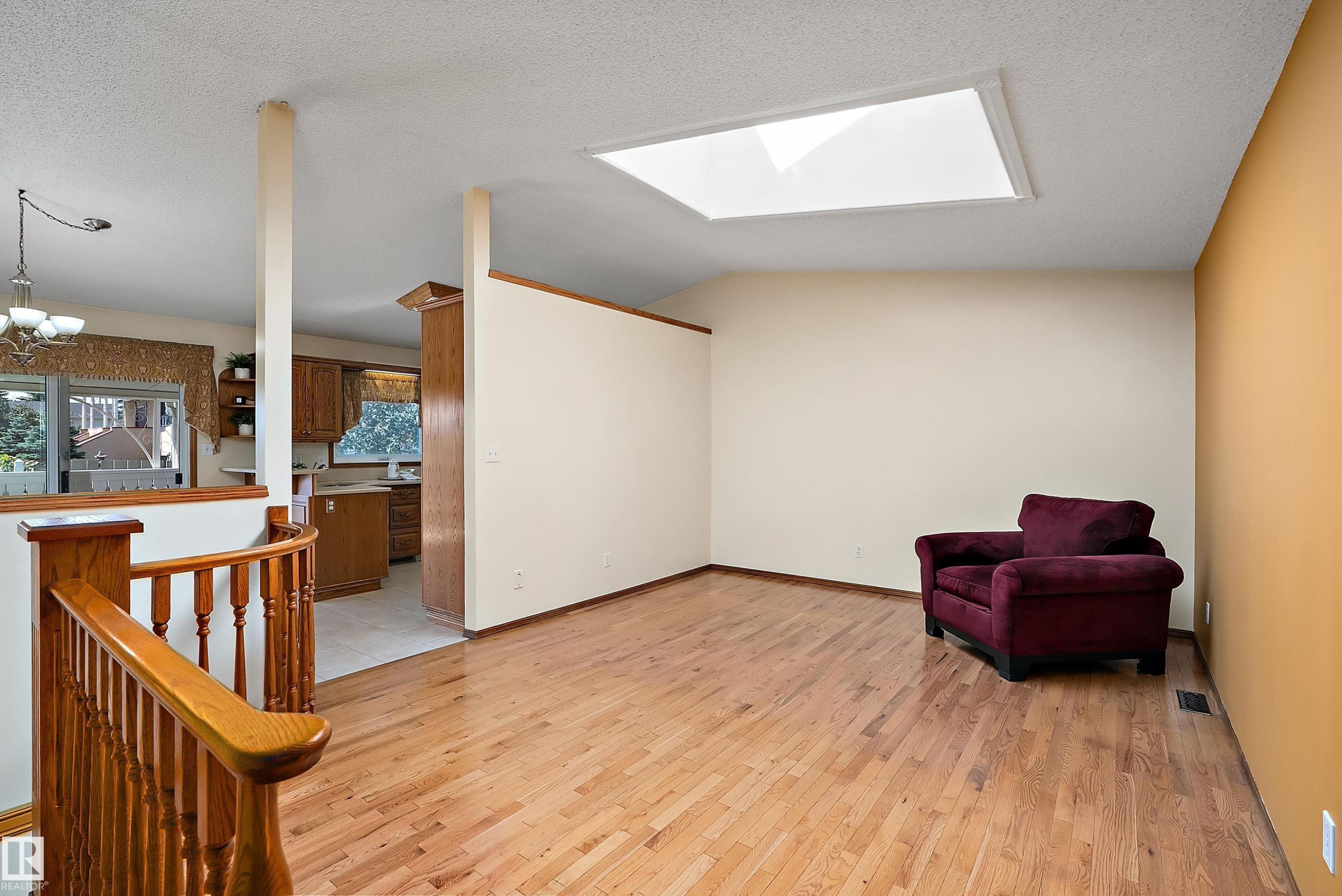 4823 32 Avenue Nw, Edmonton, AB - Indoor Photo Showing Other Room