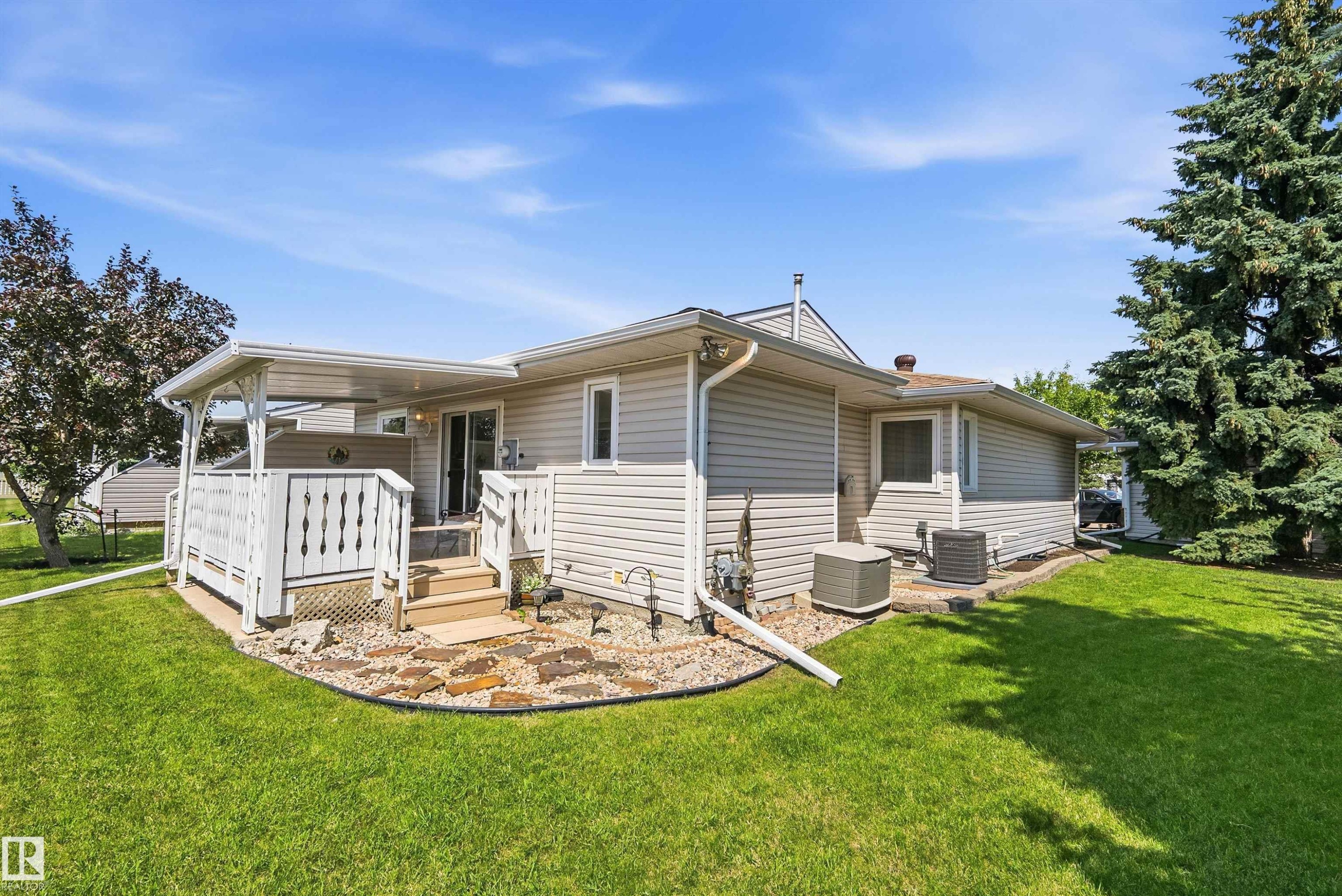 4823 32 Avenue Nw, Edmonton, AB - Outdoor With Deck Patio Veranda