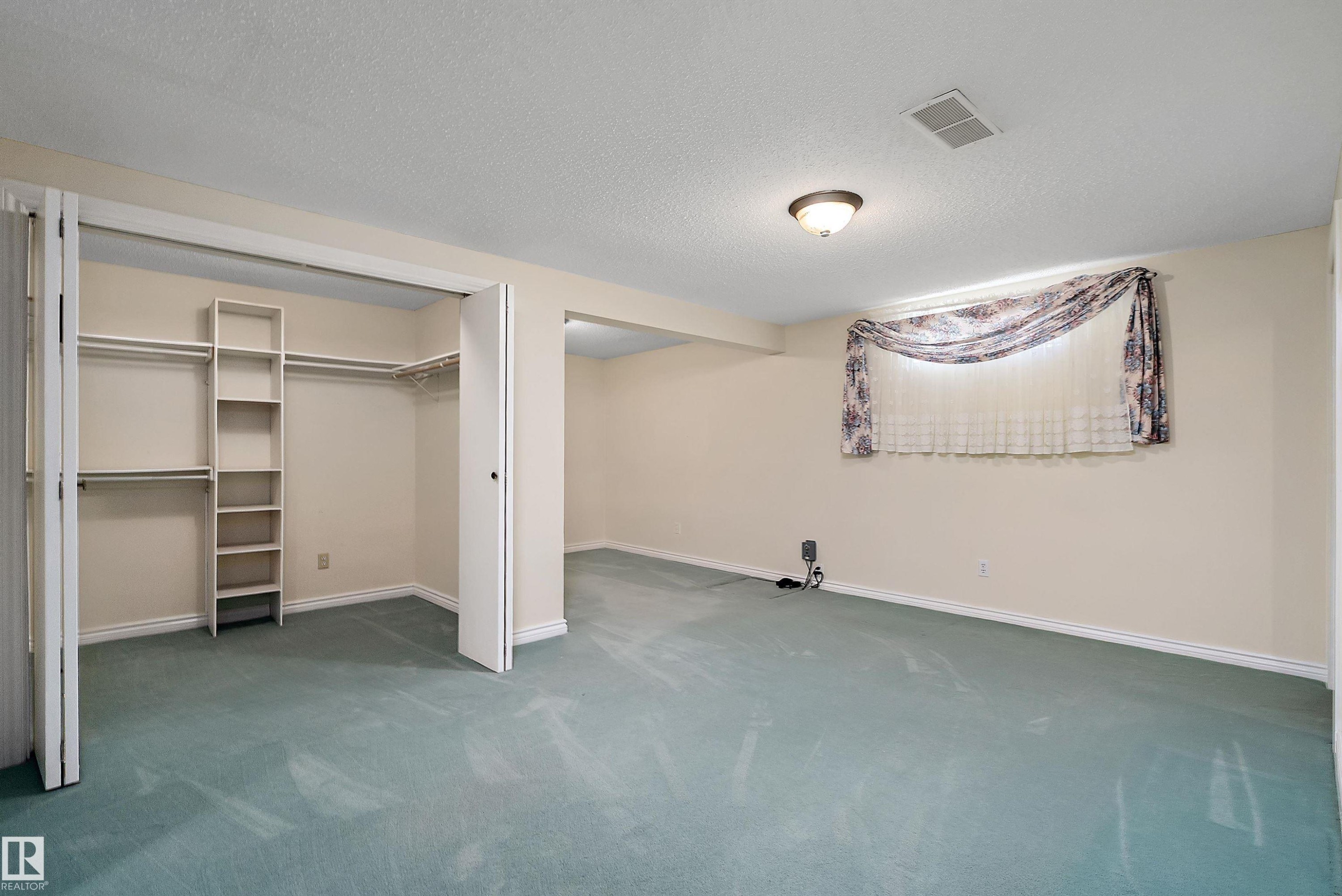 4823 32 Avenue Nw, Edmonton, AB - Indoor