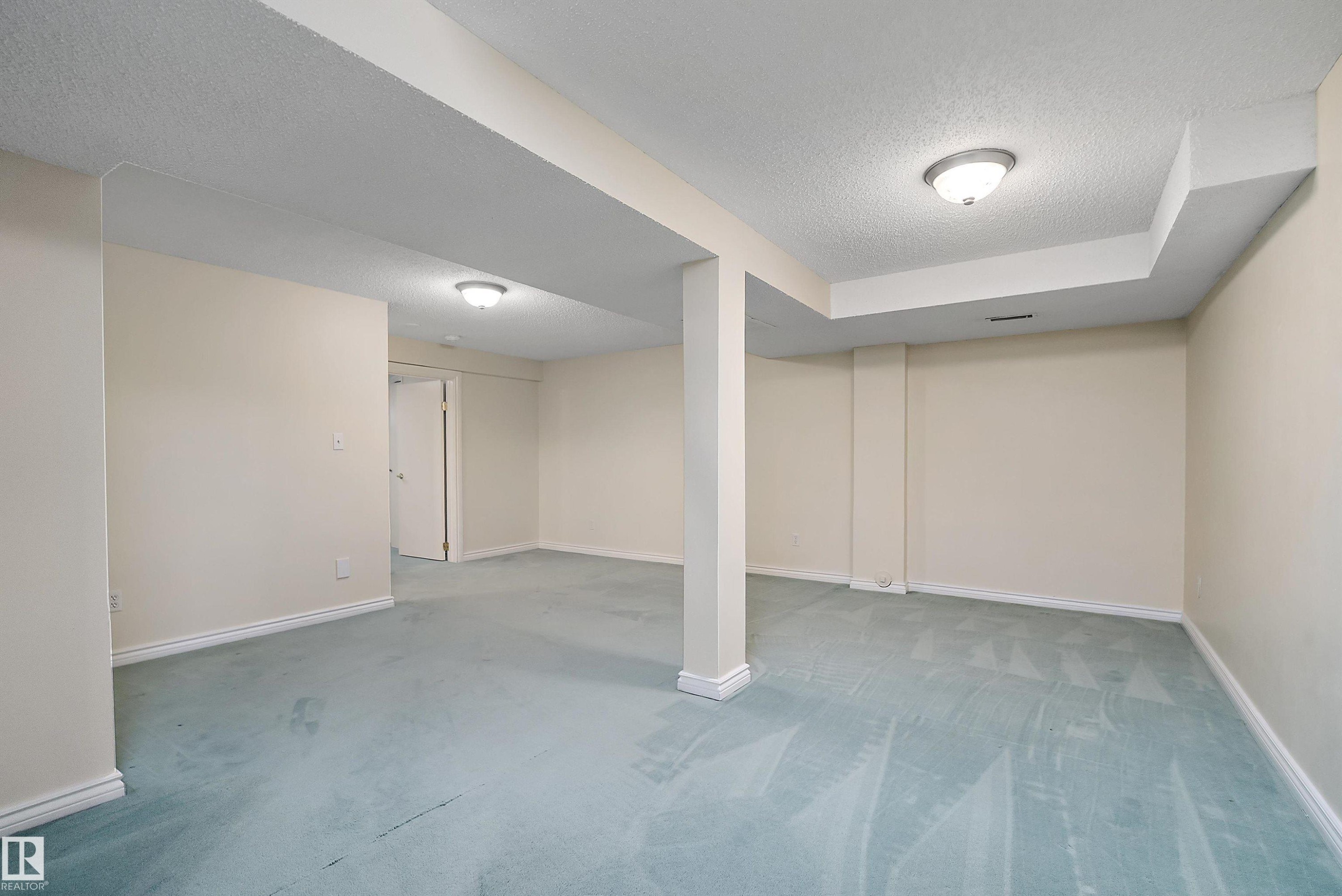 4823 32 Avenue Nw, Edmonton, AB - Indoor