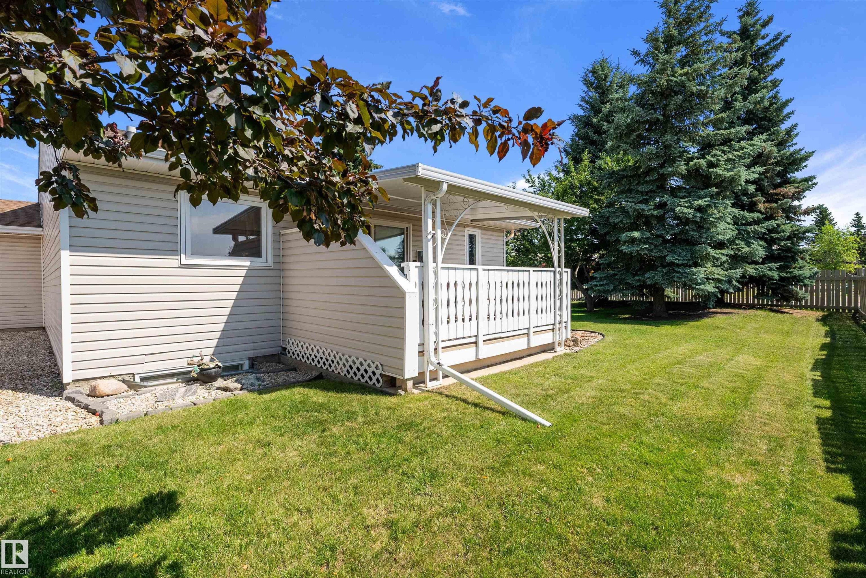 4823 32 Avenue Nw, Edmonton, AB - Outdoor
