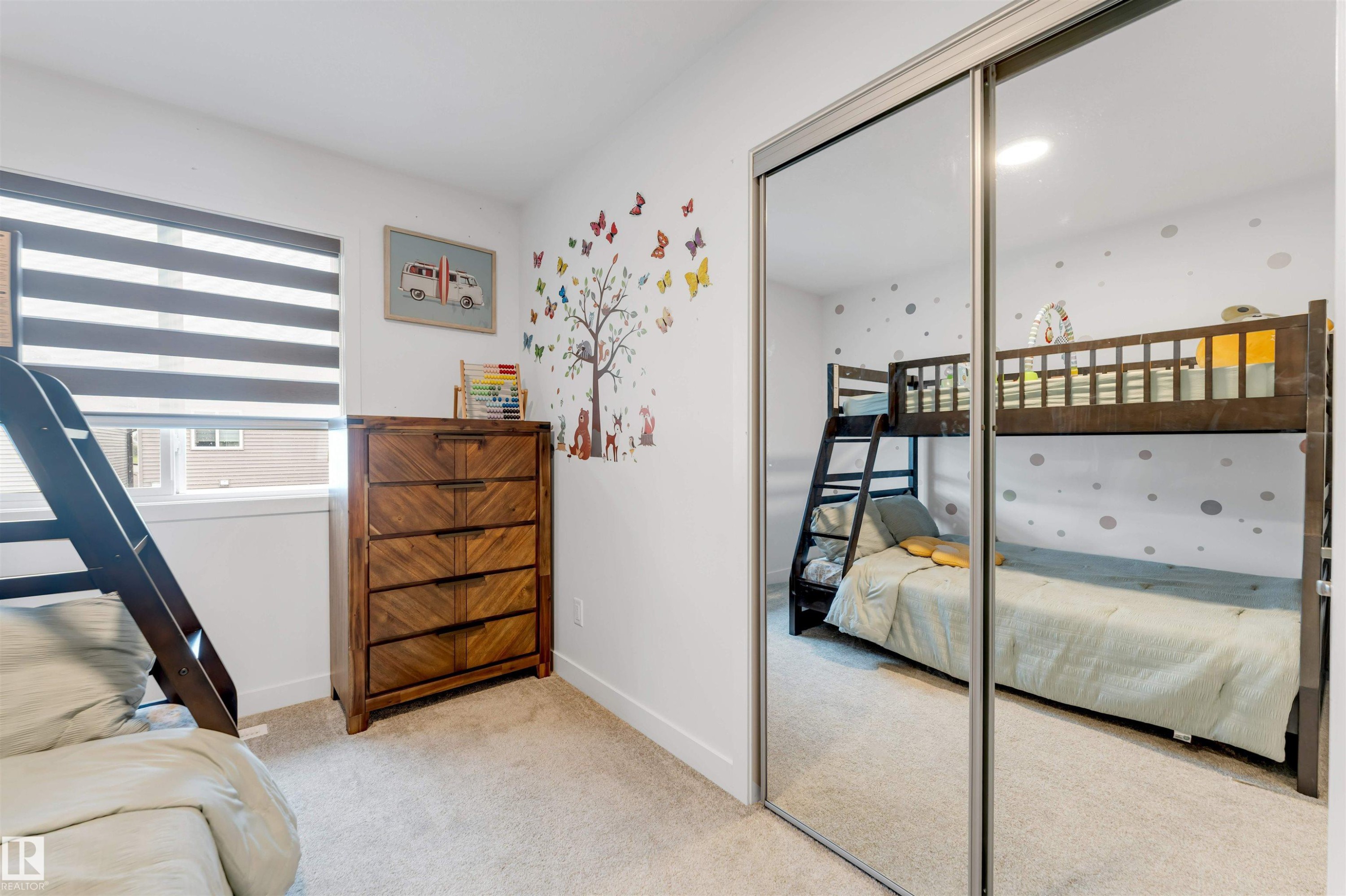 1647 13 Street Nw, Edmonton, AB - Indoor Photo Showing Bedroom