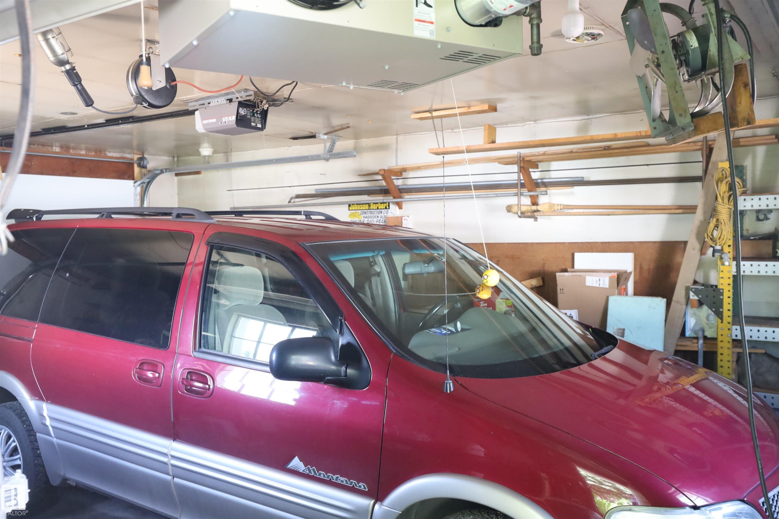 10715 132 Avenue Nw, Edmonton, AB - Indoor Photo Showing Garage