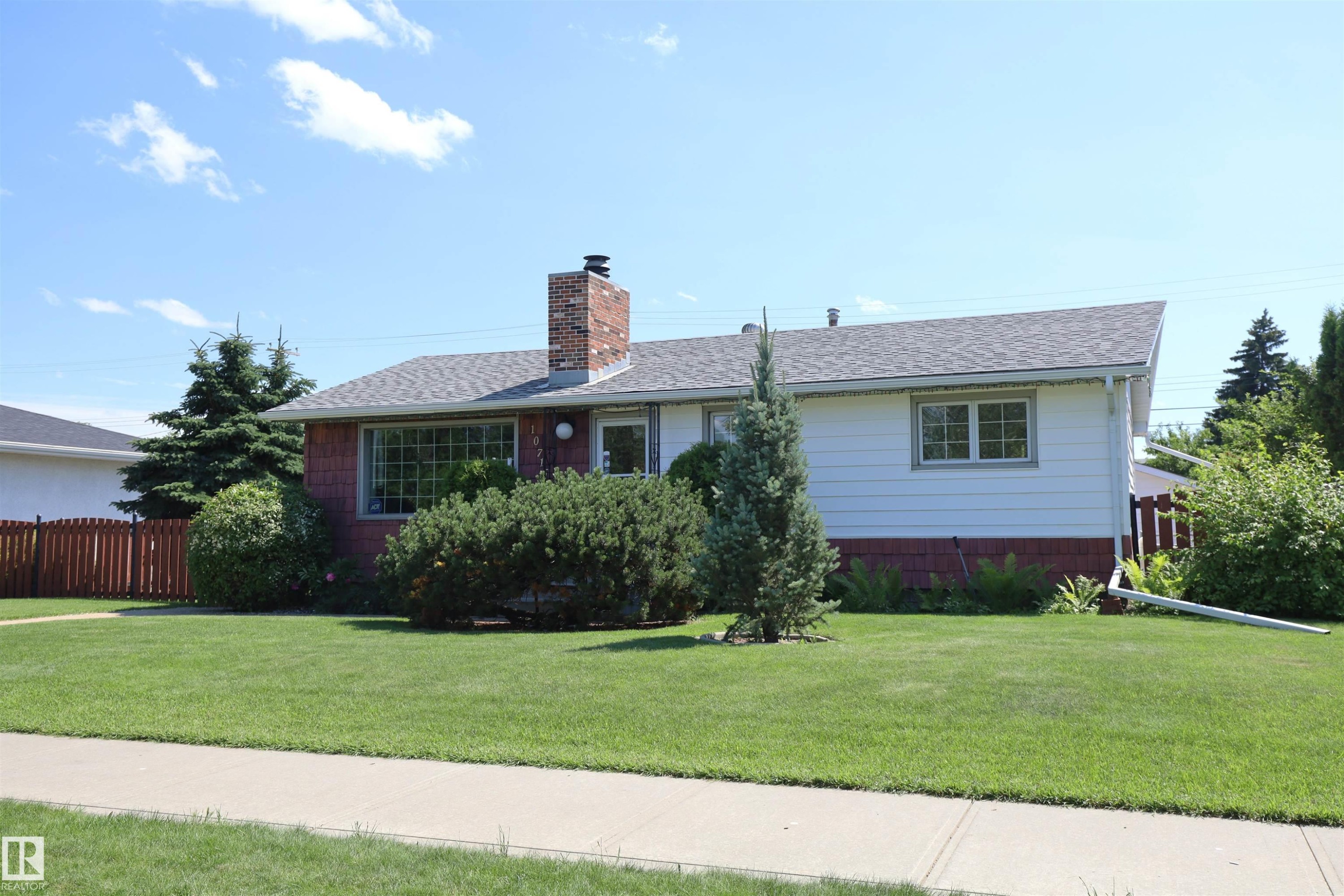 10715 132 Avenue Nw, Edmonton, AB - Outdoor