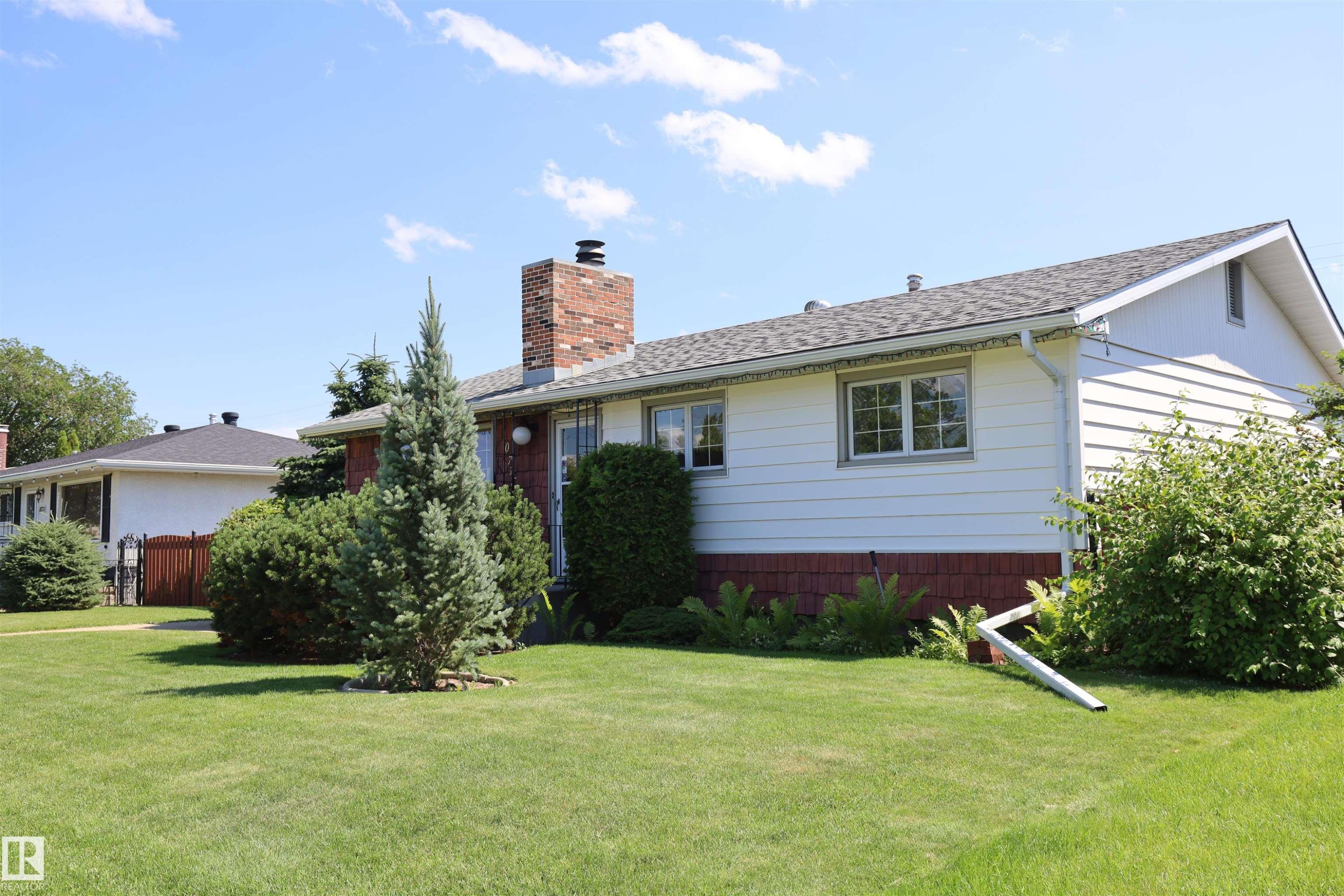 10715 132 Avenue Nw, Edmonton, AB - Outdoor
