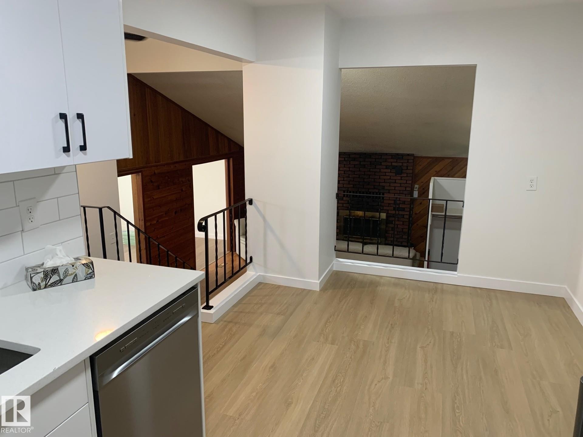 Kitchen - 16321 - 109A Ave Nw, Edmonton, AB - Indoor