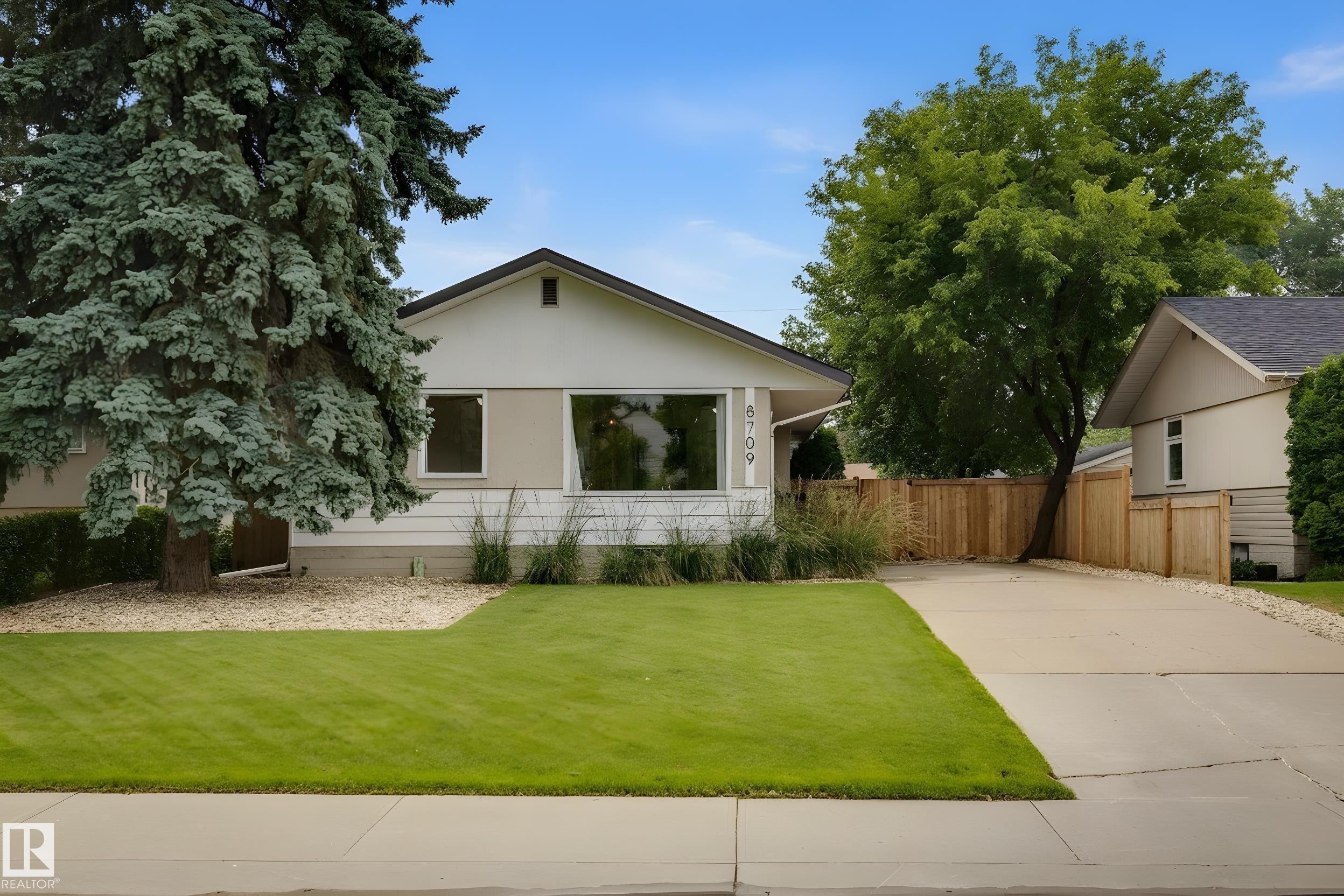 8709 164A Street Nw, Edmonton, AB