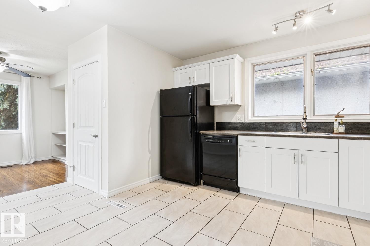8709 164A Street Nw, Edmonton, AB
