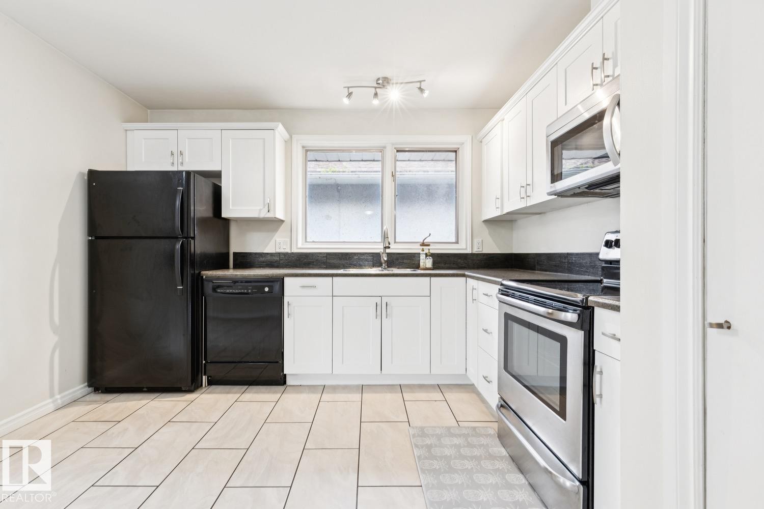 8709 164A Street Nw, Edmonton, AB