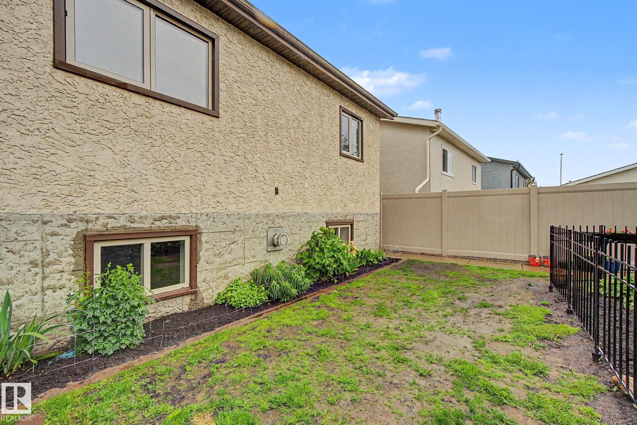 3706 41 Avenue Nw, Edmonton, AB - Outdoor With Exterior