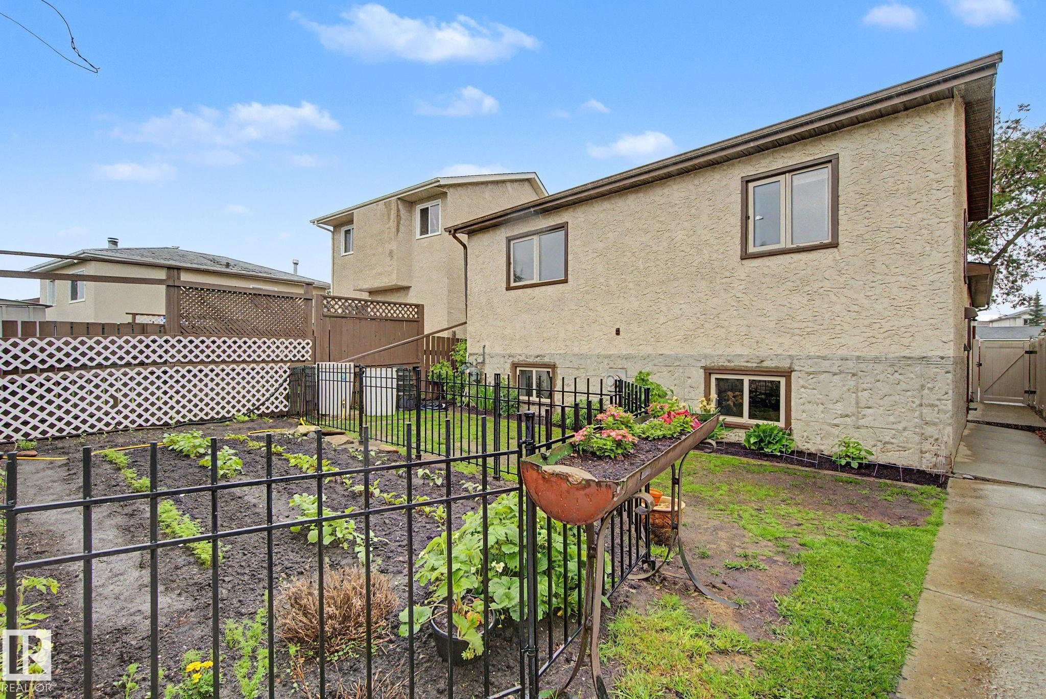 3706 41 Avenue Nw, Edmonton, AB - Outdoor With Exterior