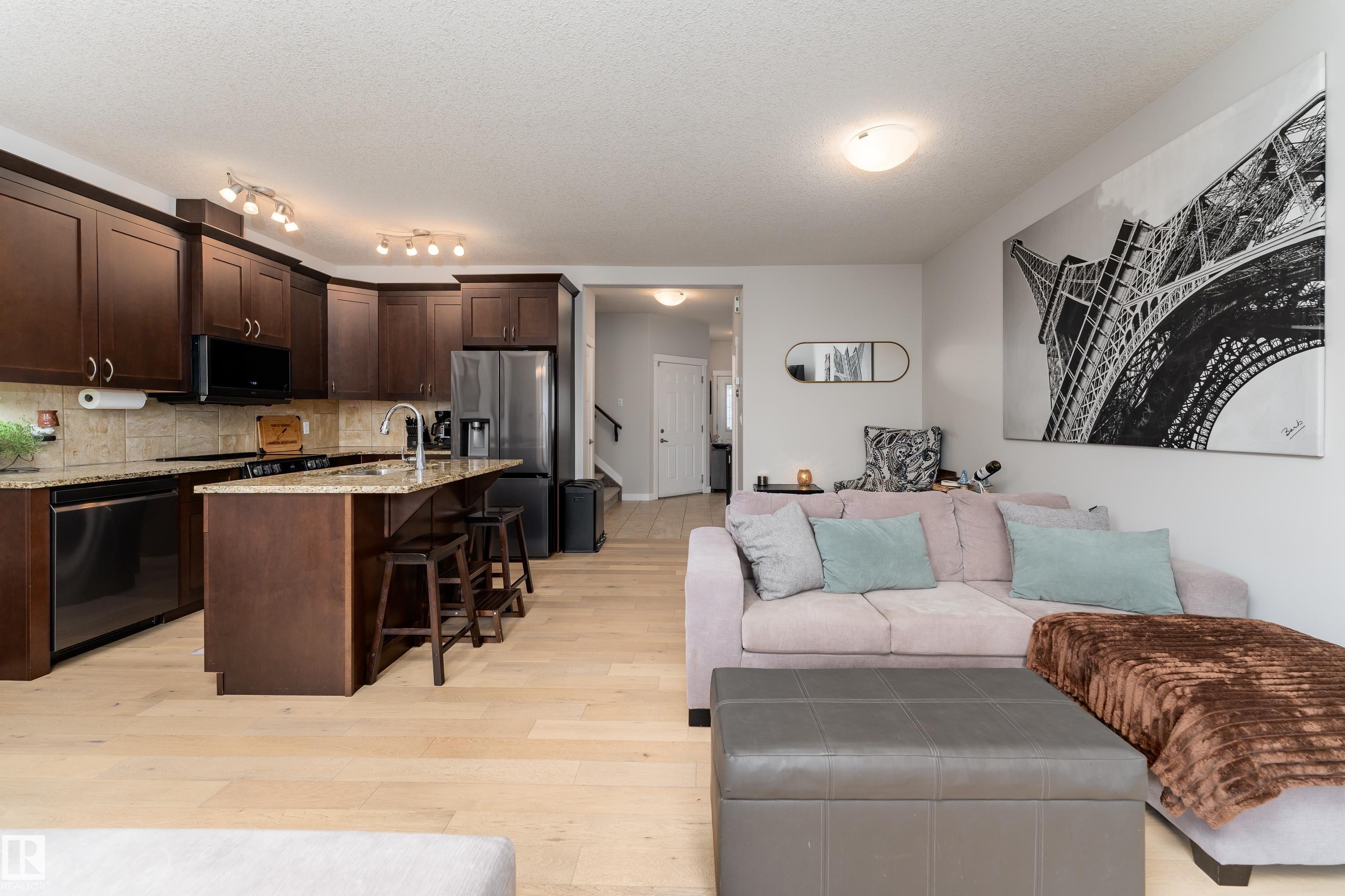 16805 55 Street Nw, Edmonton, AB - Indoor