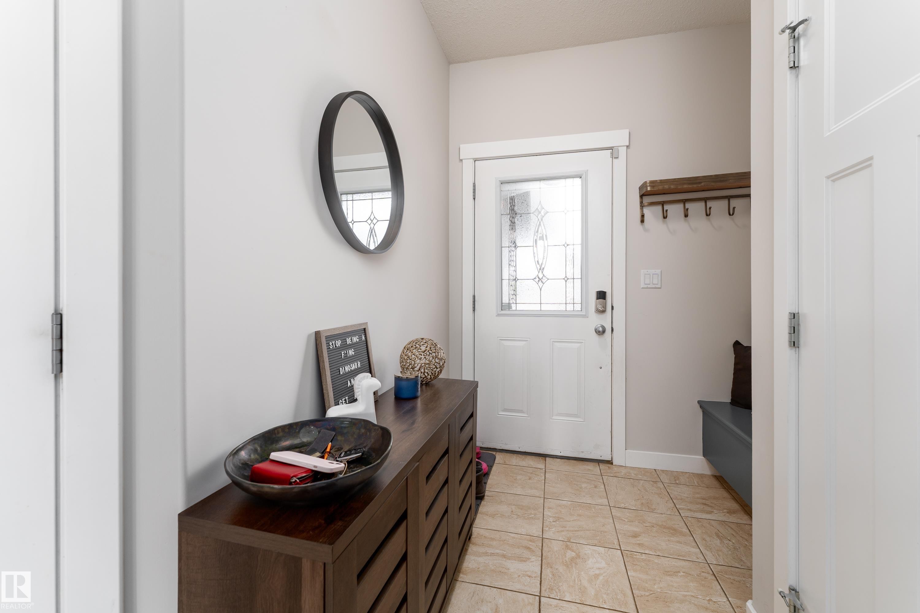 16805 55 Street Nw, Edmonton, AB - Indoor Photo Showing Other Room