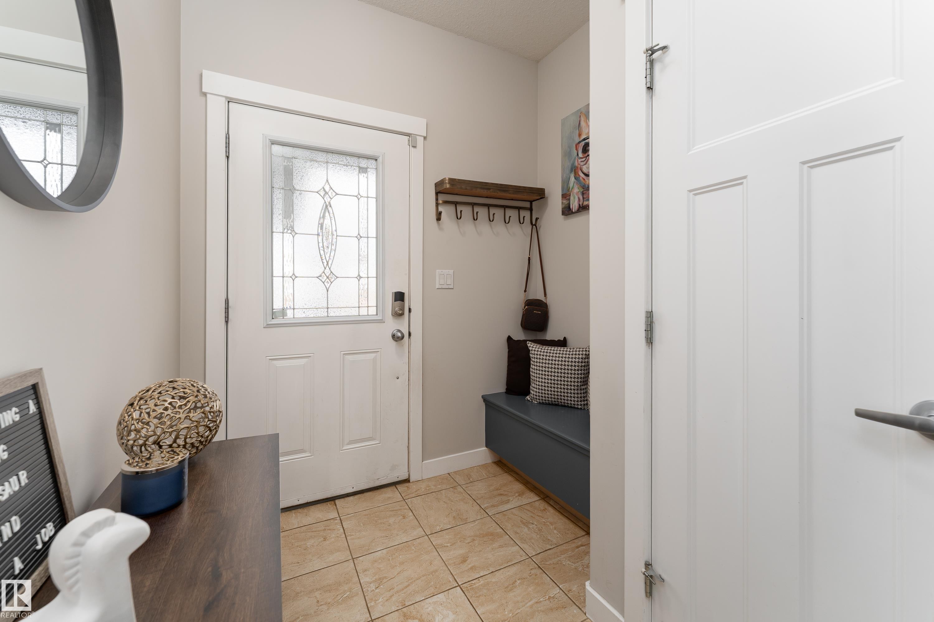 16805 55 Street Nw, Edmonton, AB - Indoor Photo Showing Other Room